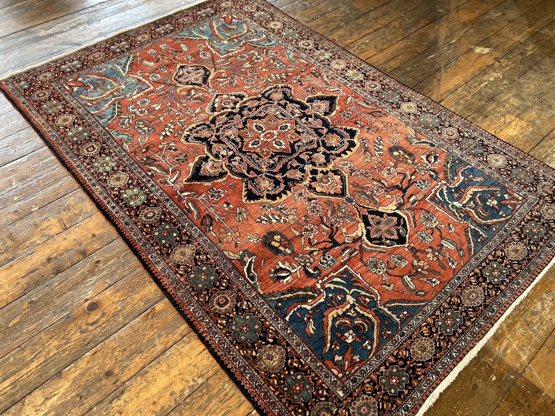 4_230400001_4_Antique_Persian_Sarouk_Rug.jpeg