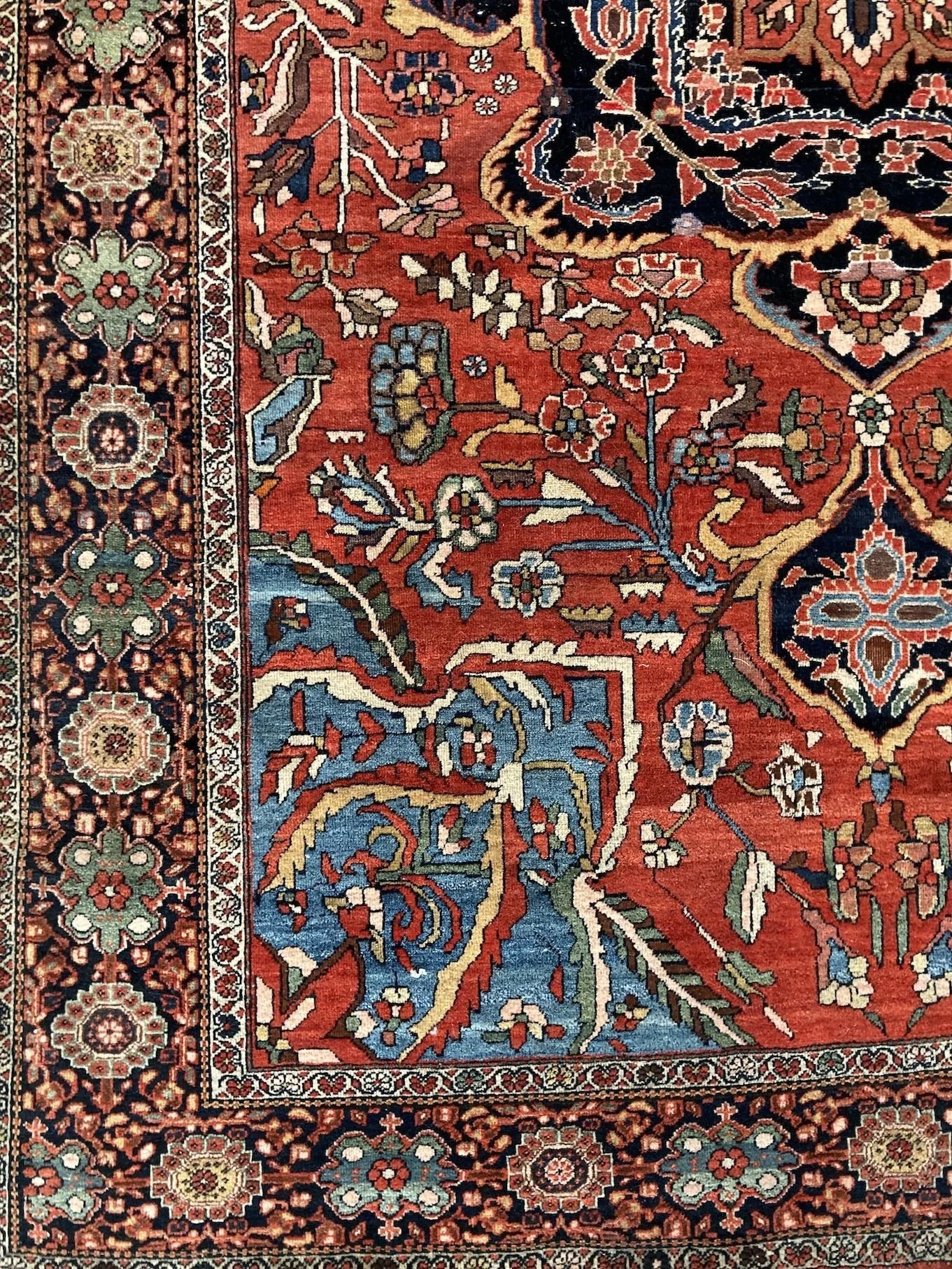 5_230400001_5_Antique_Persian_Sarouk_Rug.jpeg