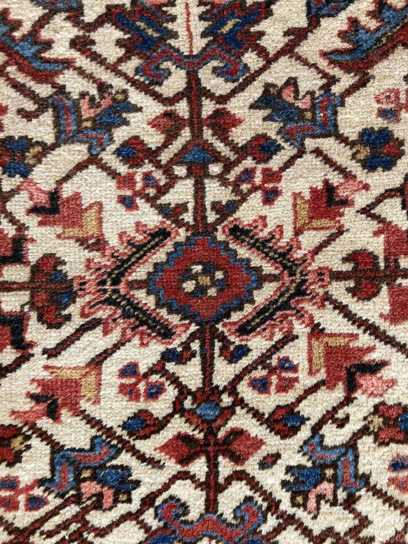 10_23_07_00011_10_Antique_Persian_Heriz_Rug.jpeg