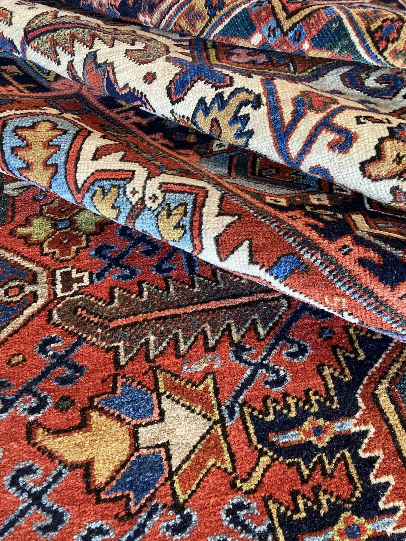 17_23_07_00009_18_Antique_Persian_Heriz_Carpet.jpeg