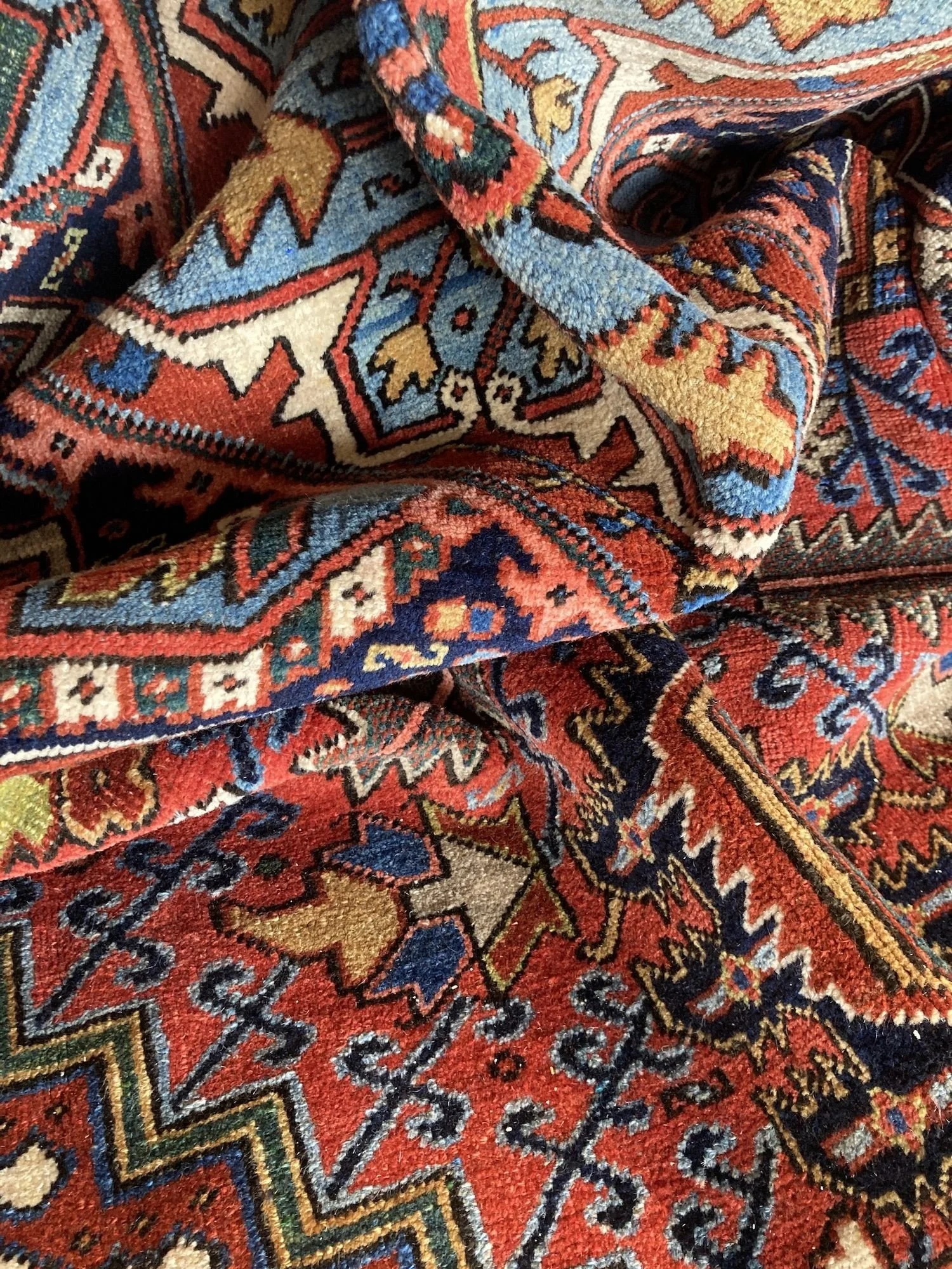 18_23_07_00009_19_Antique_Persian_Heriz_Carpet.jpeg