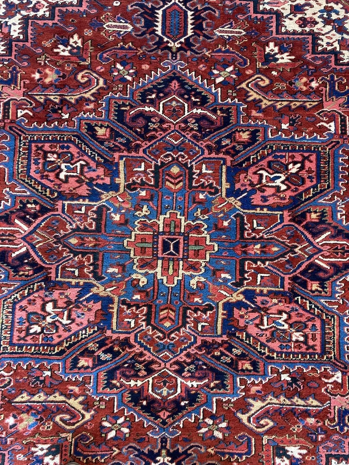 12_23_07_00010_12_Antique_Persian_Heriz_Carpet.jpeg