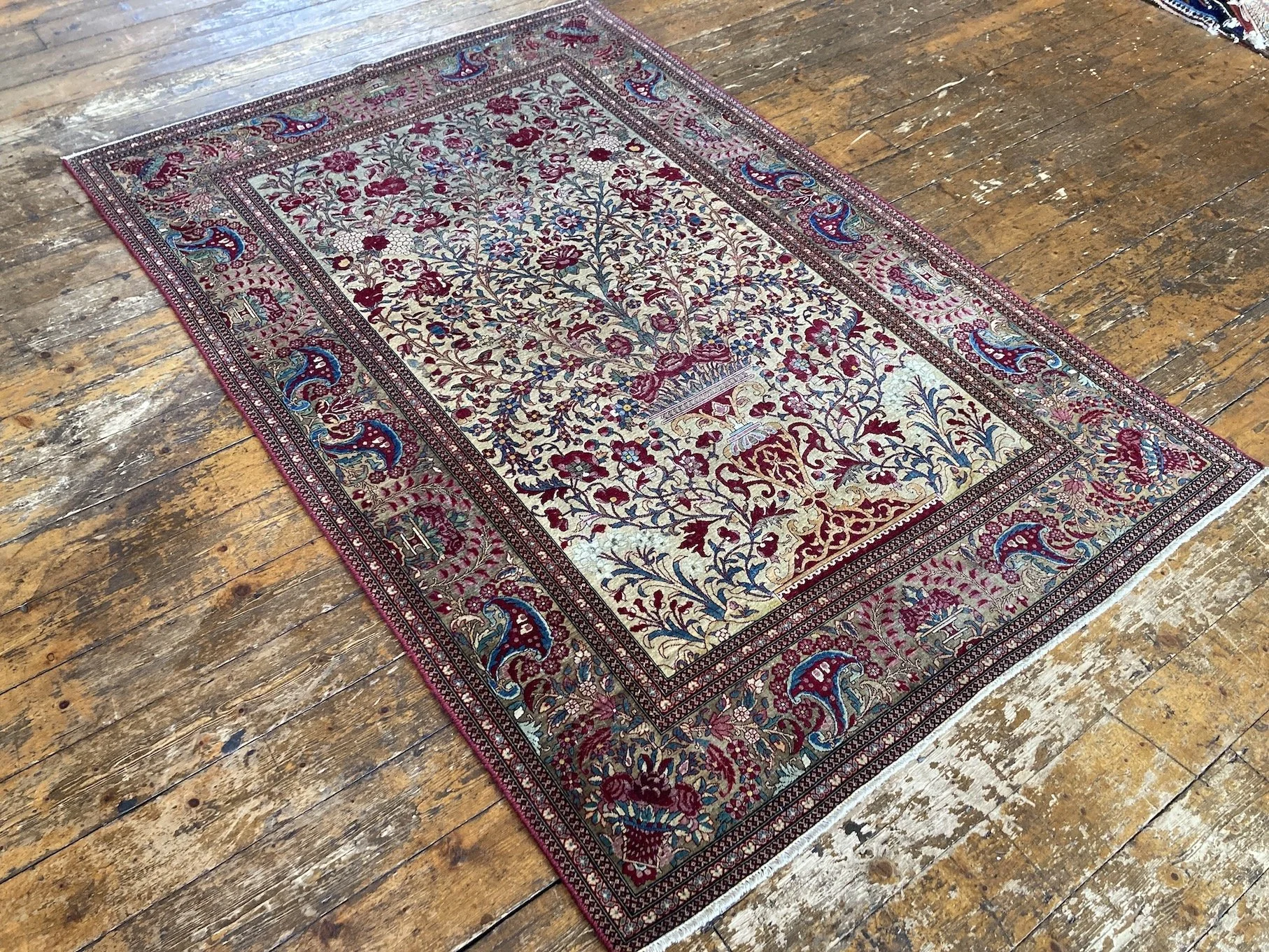 22.10.00006_2b Antique Persian Isfahan Rug.JPG