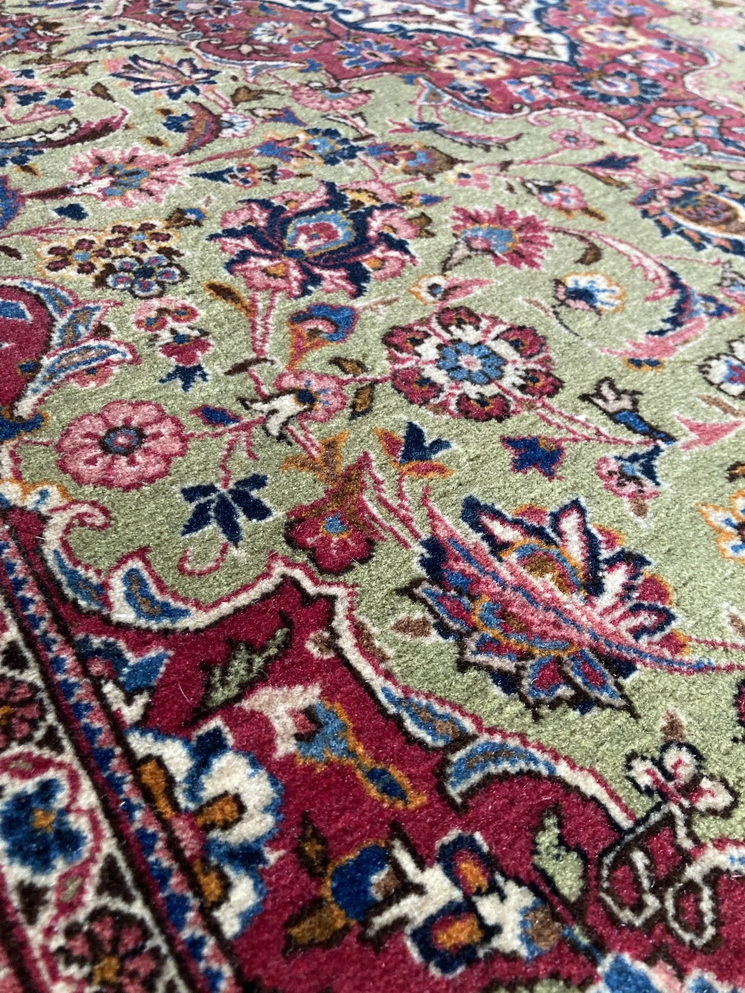 22.12.00015_2e Antique Persian Kashan Rug.JPG