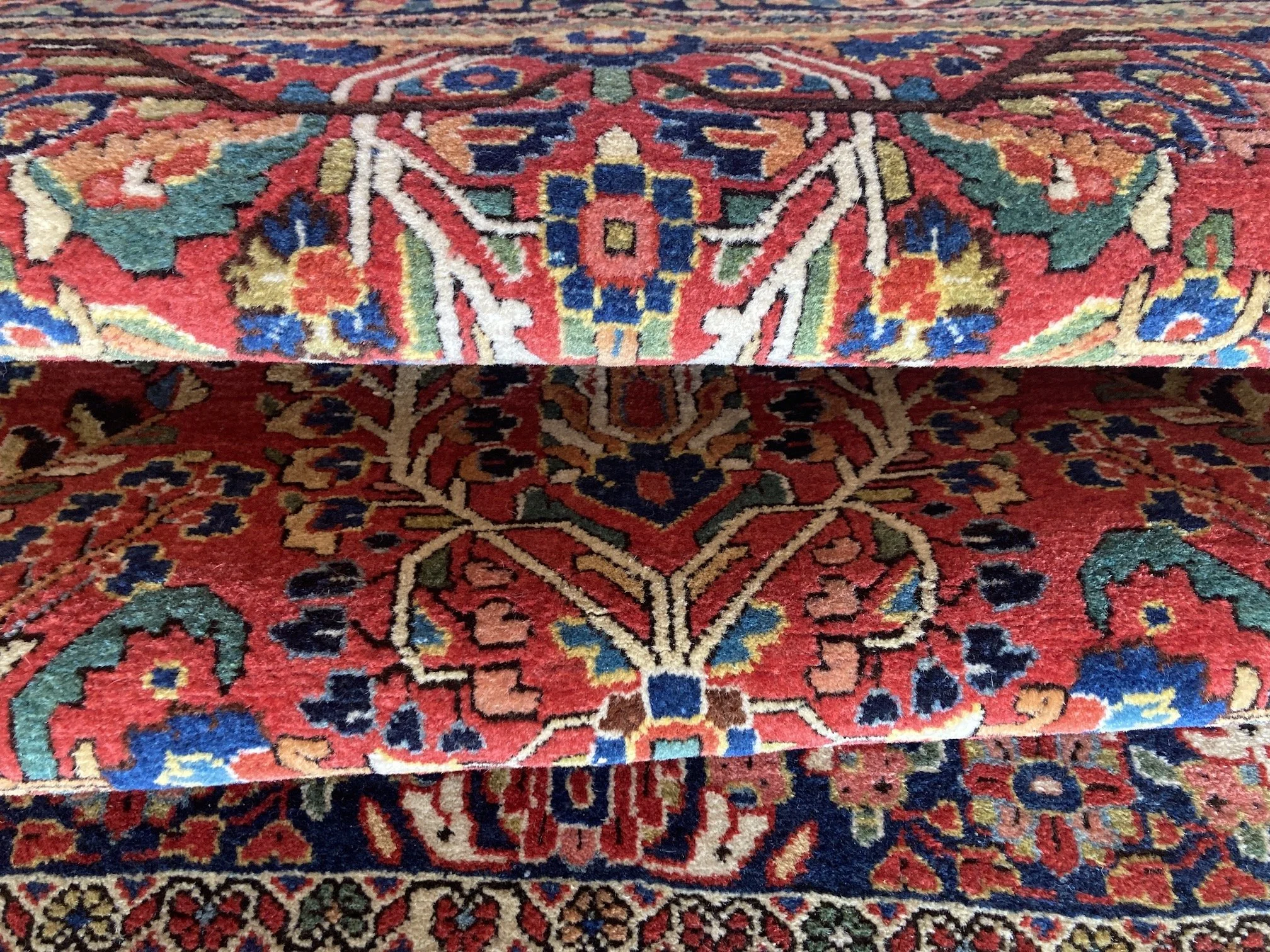 22.15.00003_10a Antique Persian Sarouk Rug.JPG