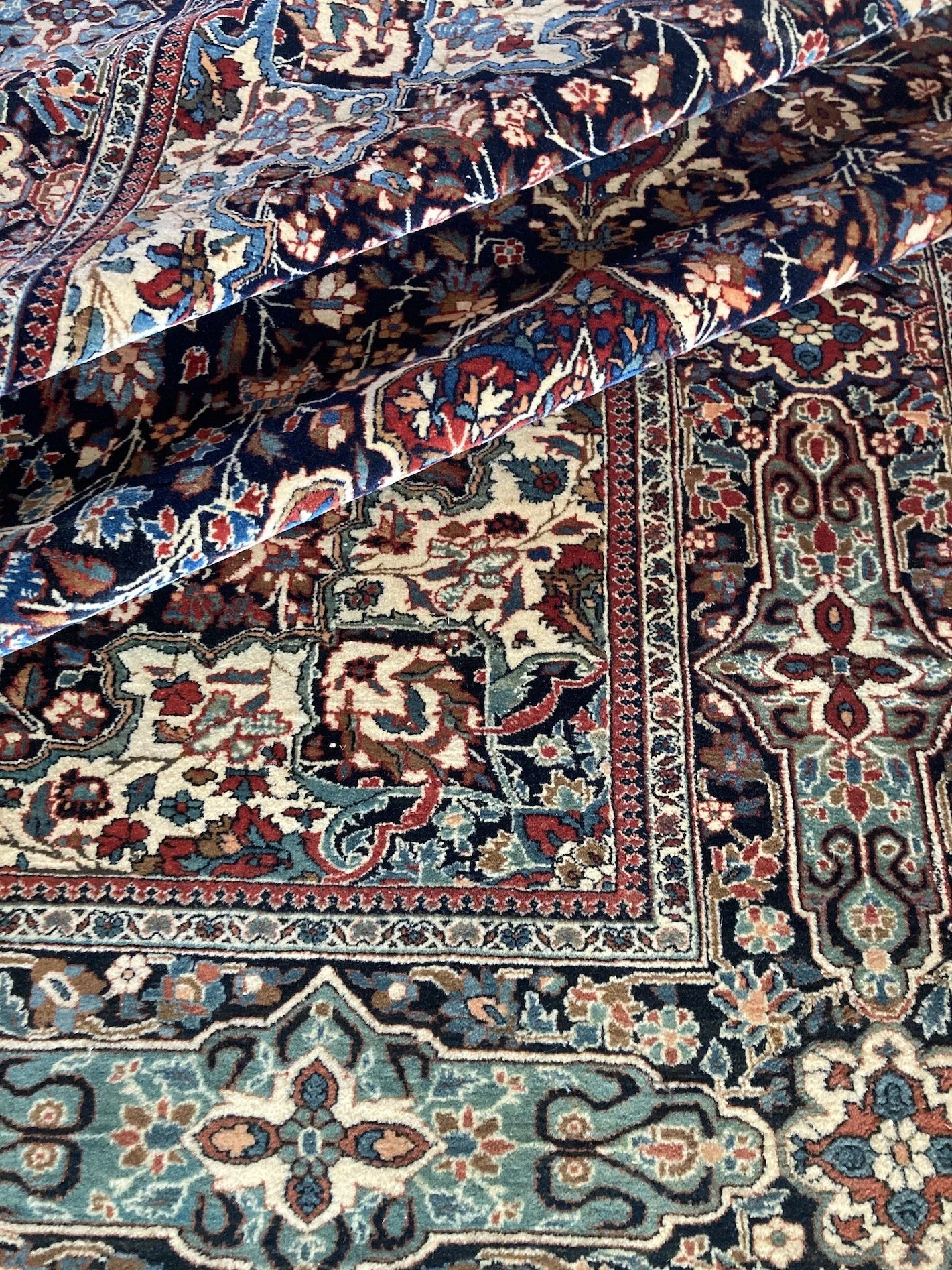 22.30.00002_10a Antique Persian Kashan Rug.JPG