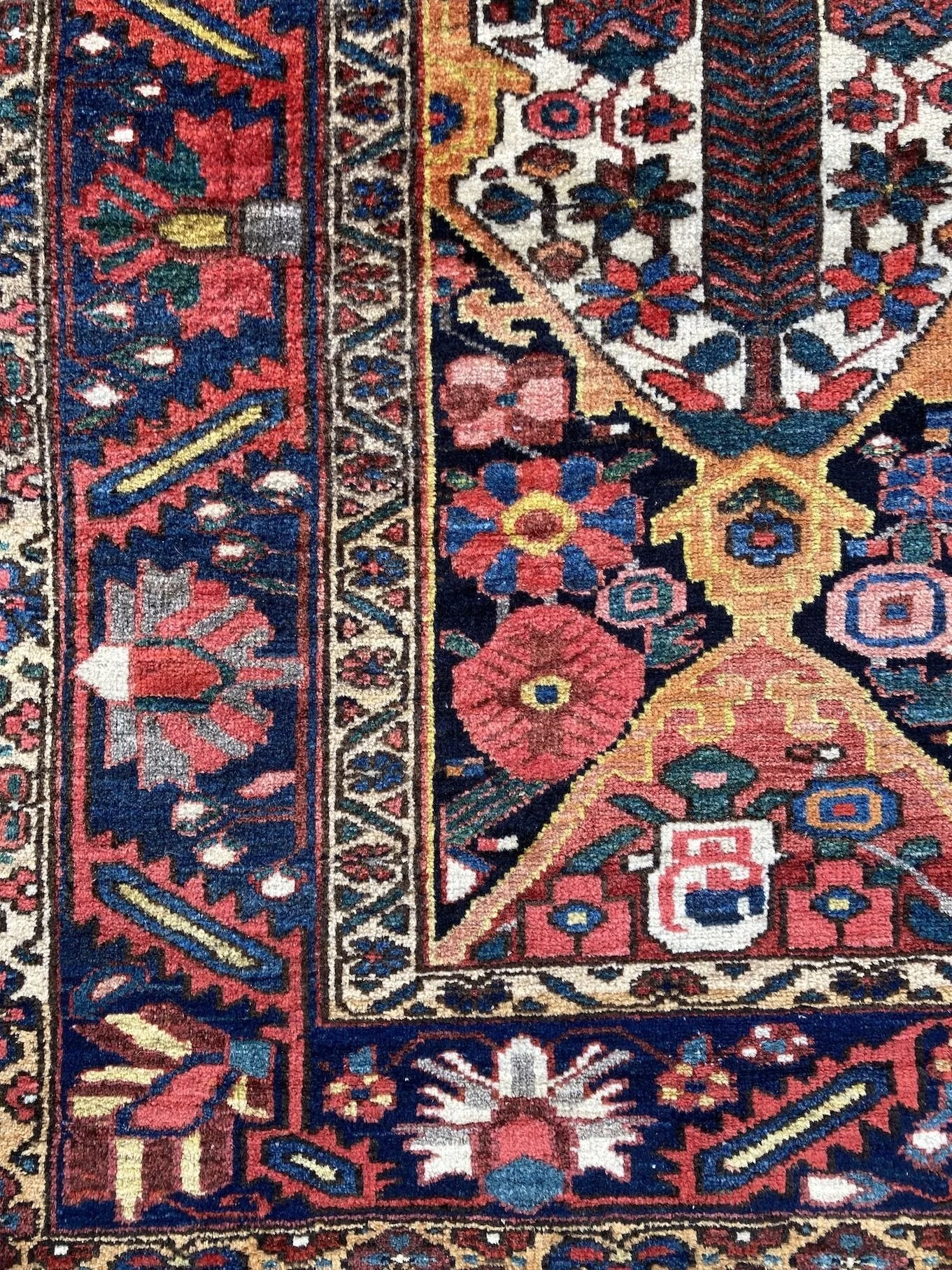 6_24_01_00003_6_Antique_Persian_Bakhtiar_Rug.jpeg
