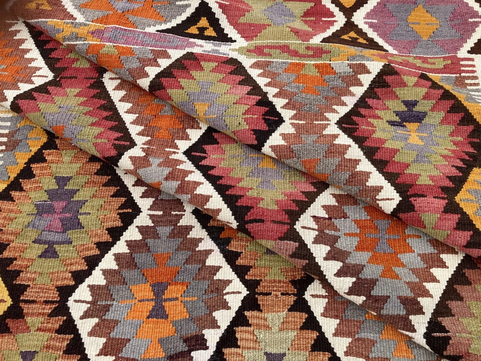14_24_10_00002_14_Vintage_Turkish_Kilim.jpeg