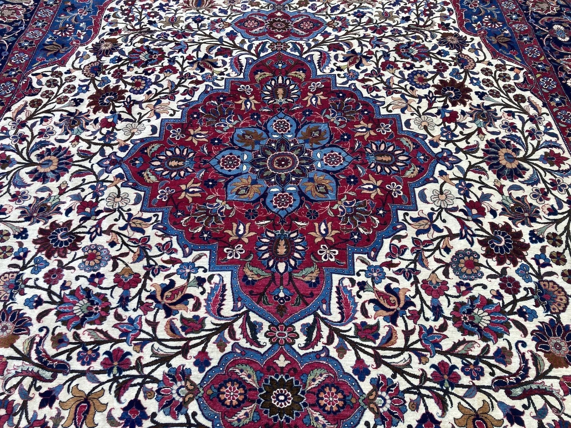 7_24_04_00001_7_Antique_Persian_Isfahan_Carpet.jpeg