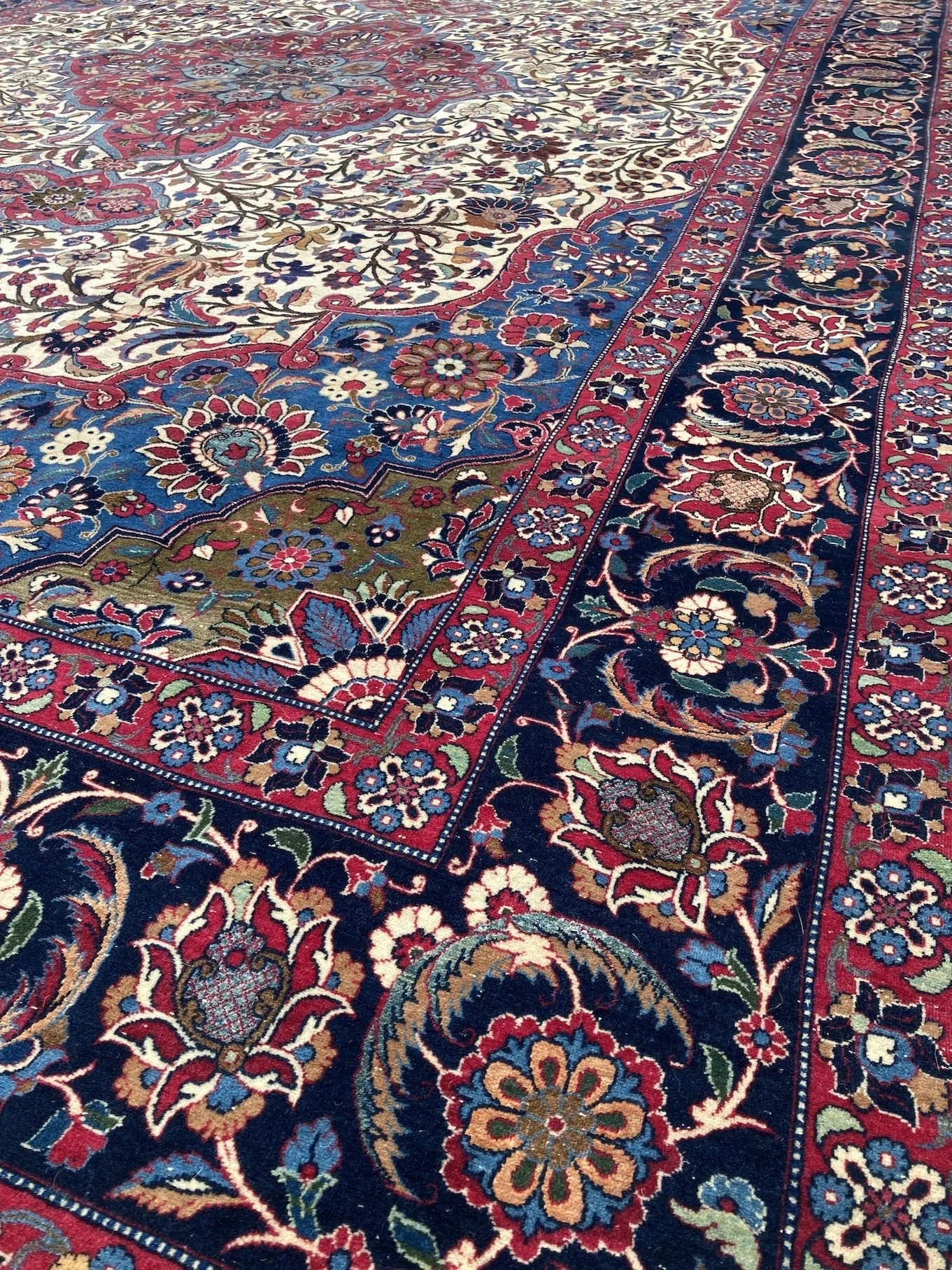 8_24_04_00001_8_Antique_Persian_Isfahan_Carpet.jpeg