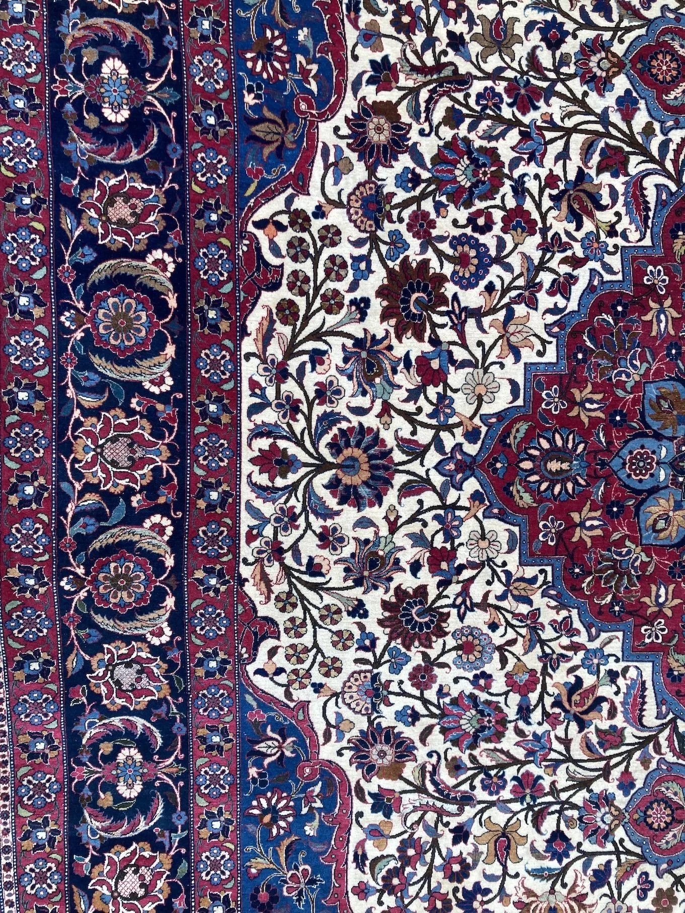 11_24_04_00001_11_Antique_Persian_Isfahan_Carpet.jpeg
