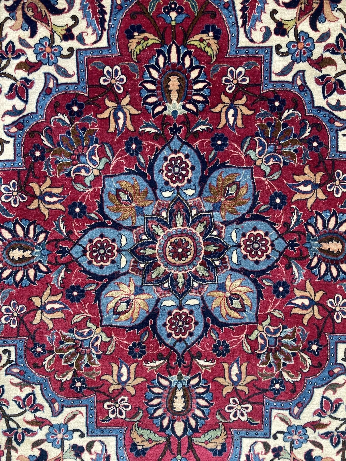 14_24_04_00001_14_Antique_Persian_Isfahan_Carpet.jpeg
