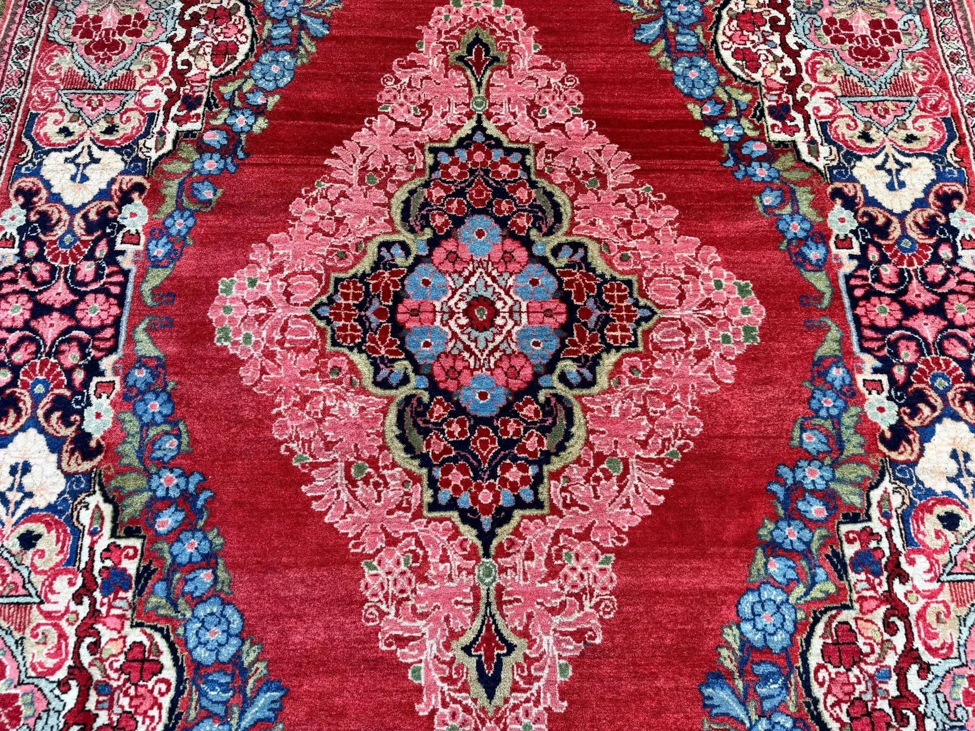 7_250700002_7_Antique_Persian_Sarouk_Rug.jpeg