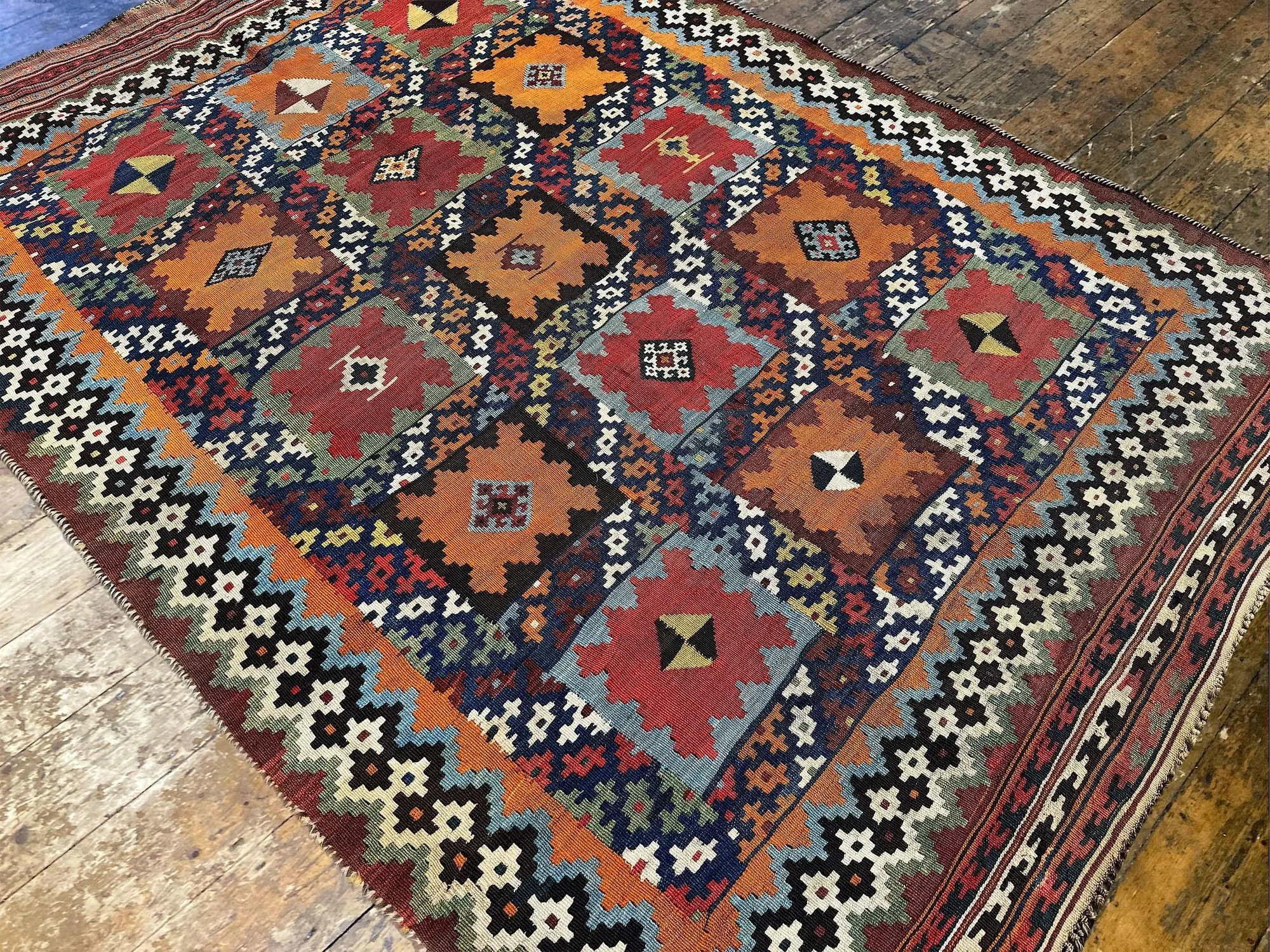 5_251900001_5_Antique_Persian_Qashqai_Kilim.jpeg
