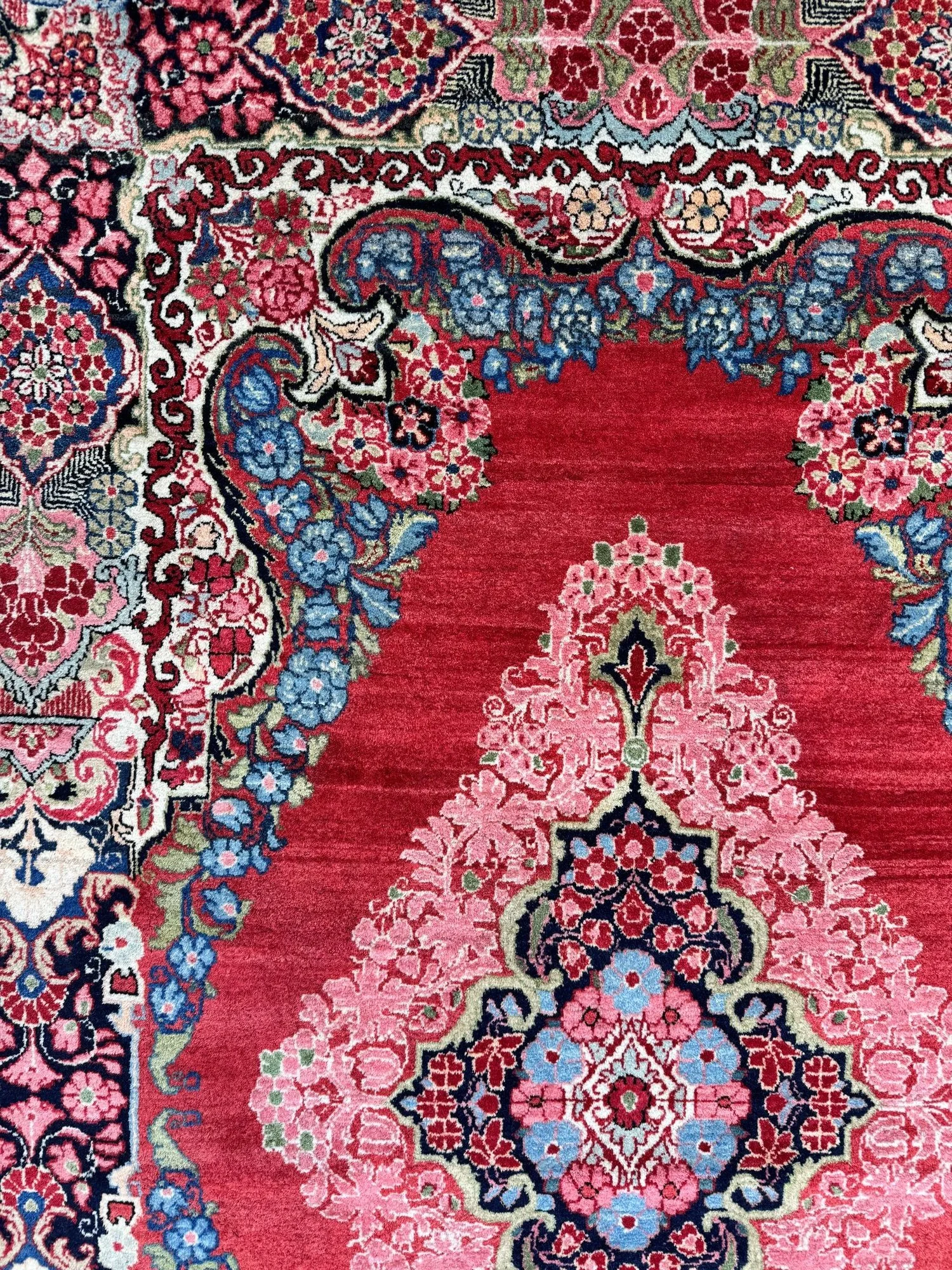 11_250700002_11_Antique_Persian_Sarouk_Rug.jpeg
