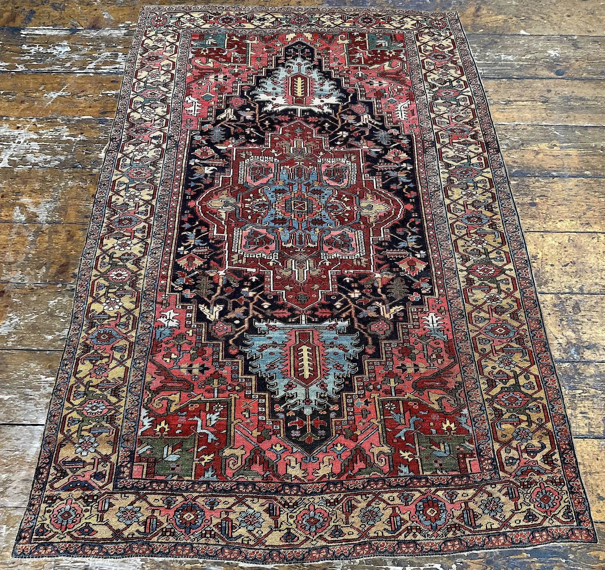 3_251300001_3_Antique_Persian_Heriz_Carpet.jpeg