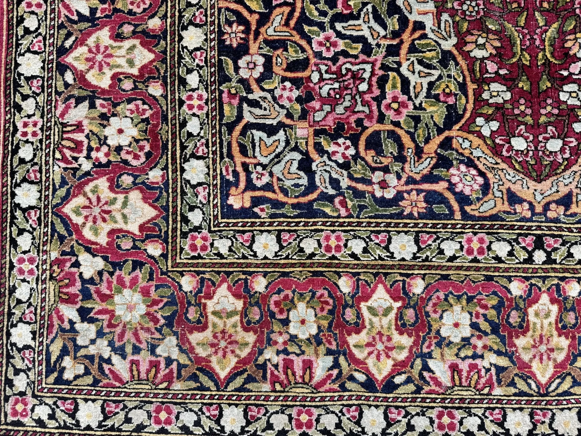 5_24_18_00003_6_Antique_Persian_Isfahan_Rug.jpeg