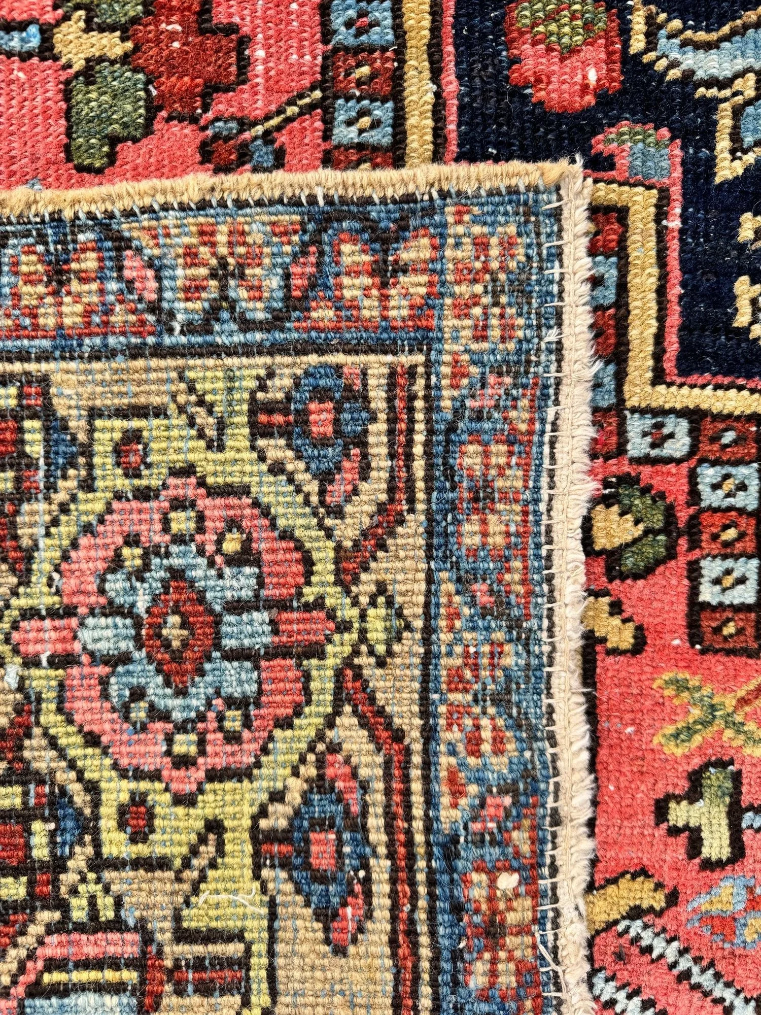 18_251300001_18_Antique_Persian_Heriz_Carpet.jpeg