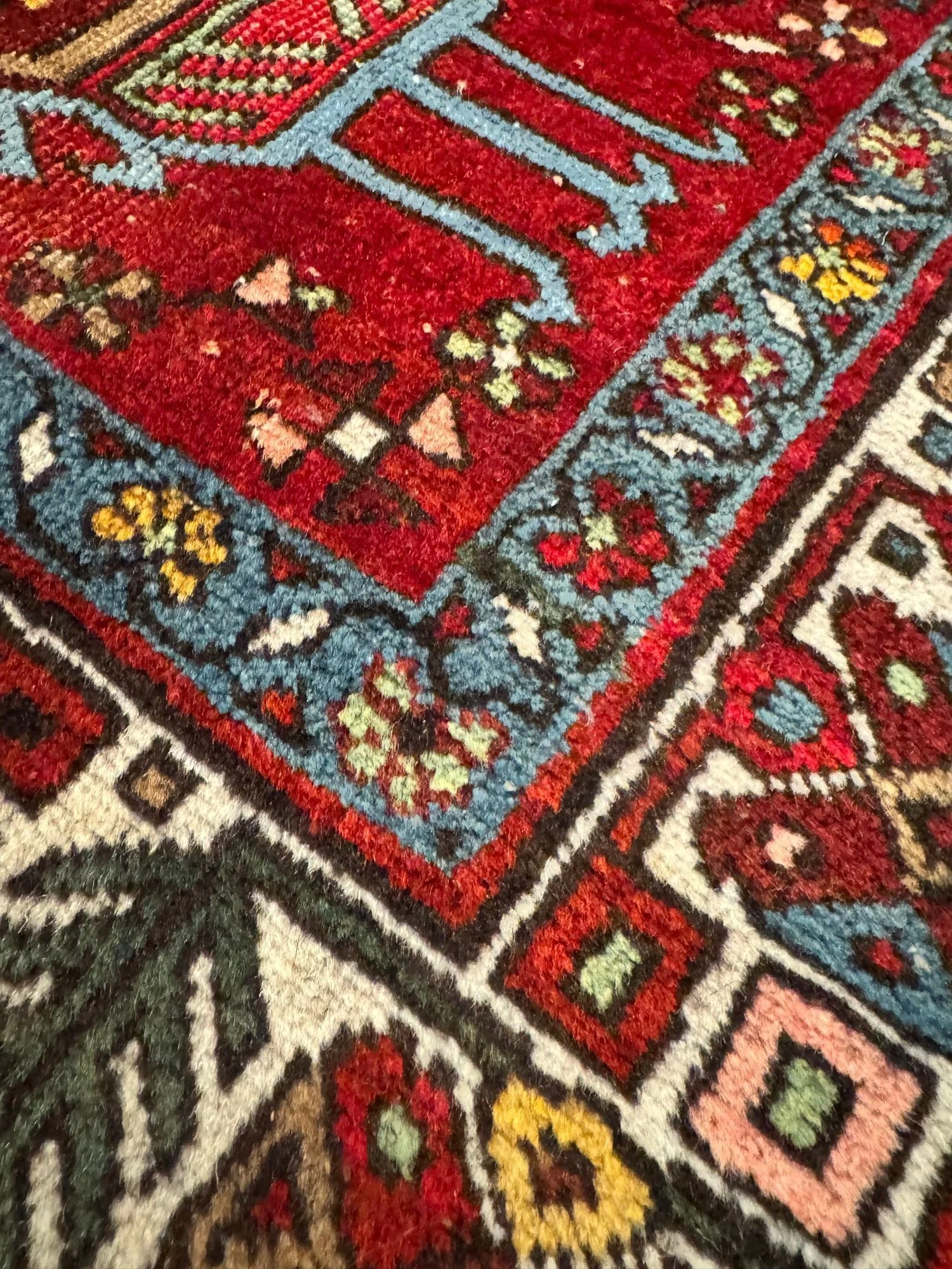 9_26_03_00007_9_Antique_Persian_Heriz_Rug.jpeg