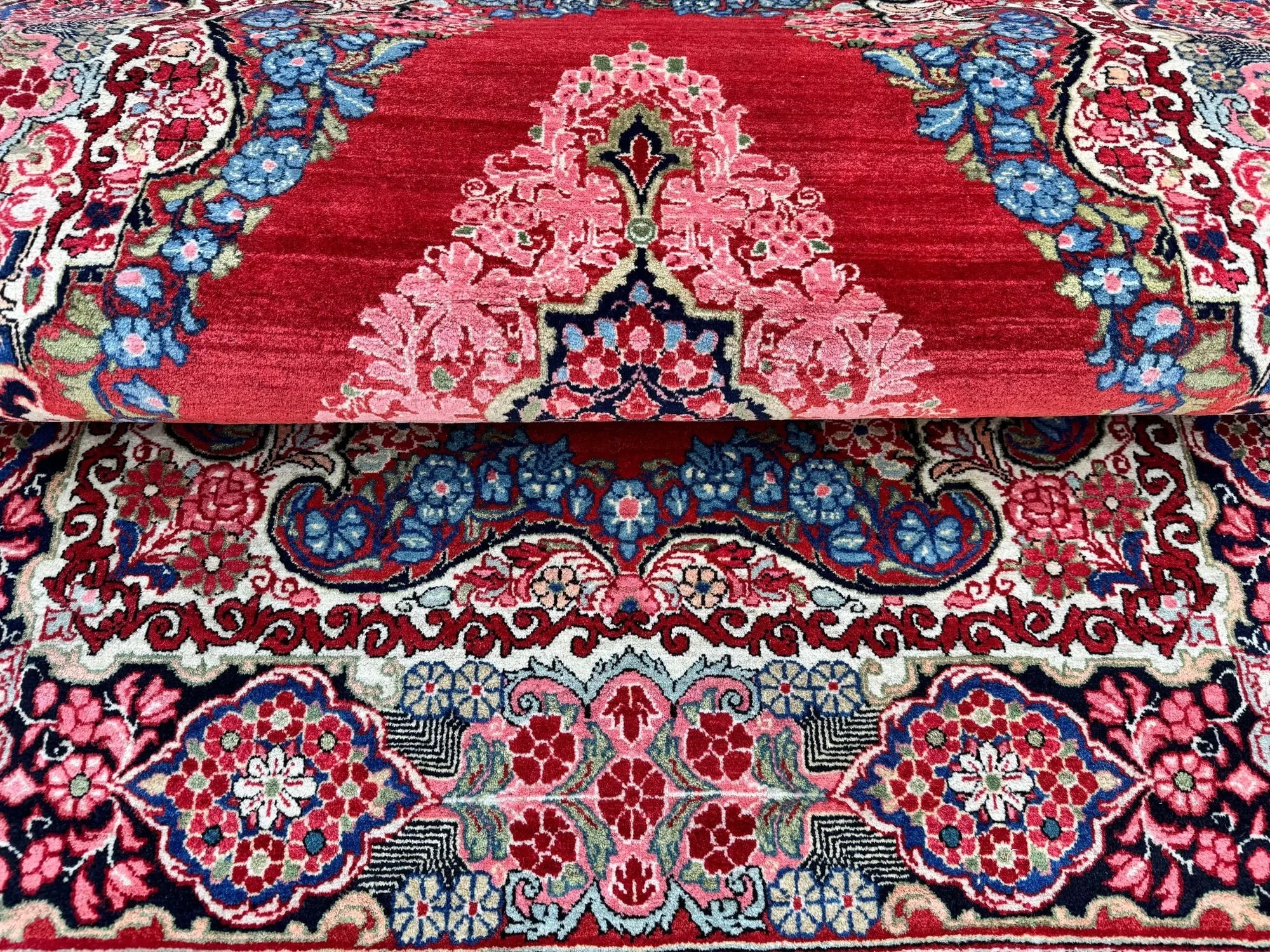 14_250700002_14_Antique_Persian_Sarouk_Rug.jpeg