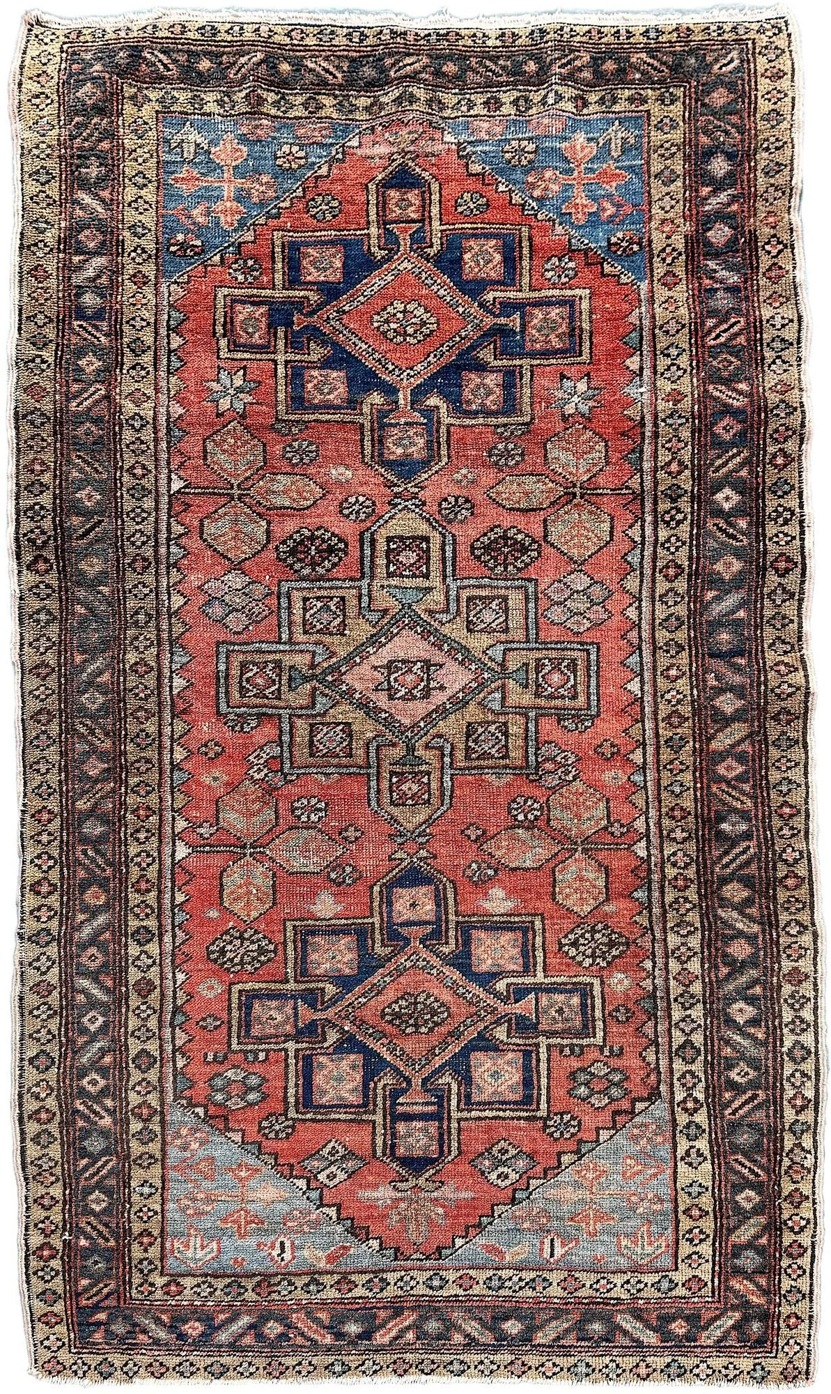 0_26_02_00002_Antique_Persian_Heriz_Rug.jpeg