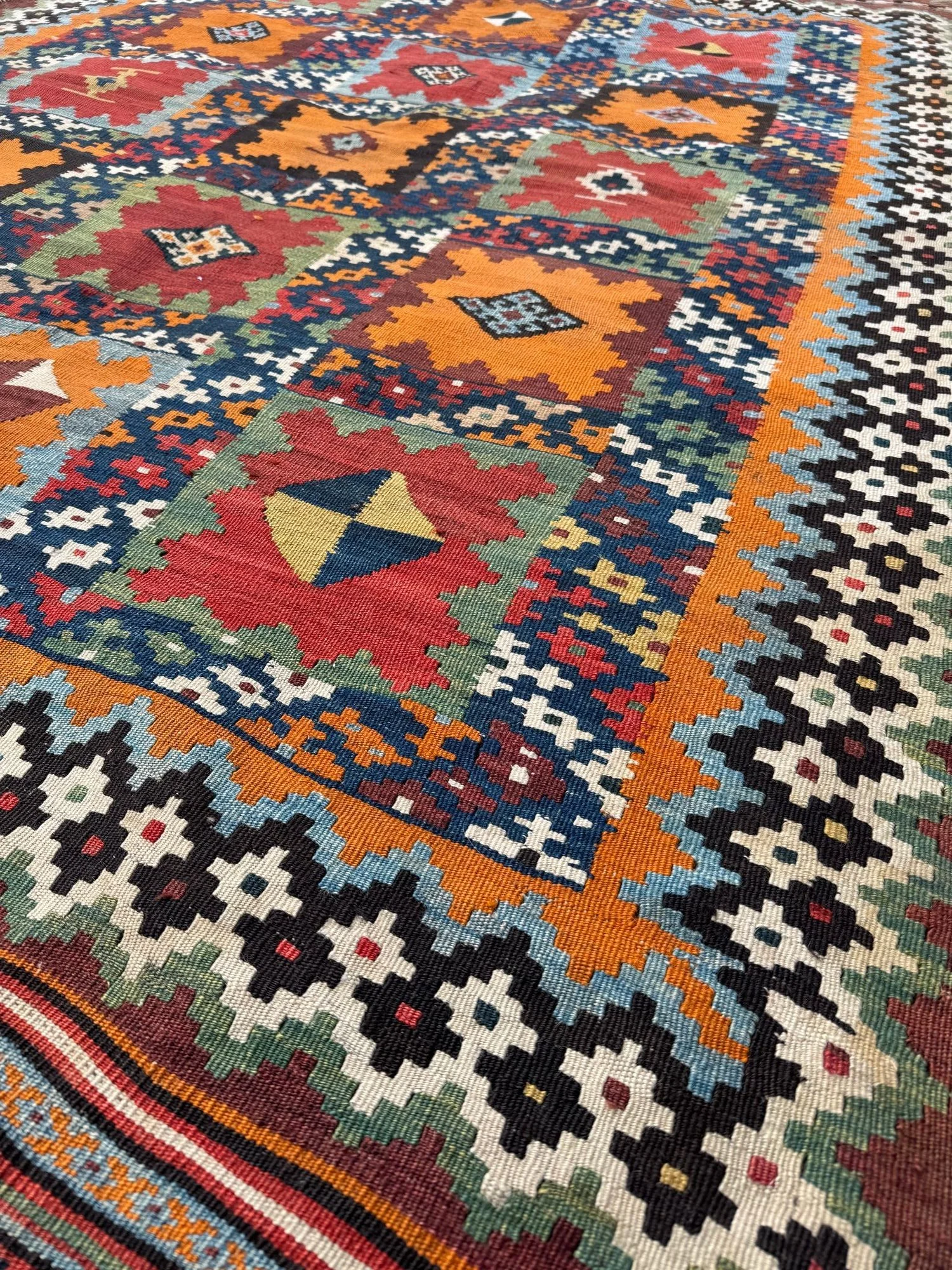 8_251900001_8_Antique_Persian_Qashqai_Kilim.jpeg