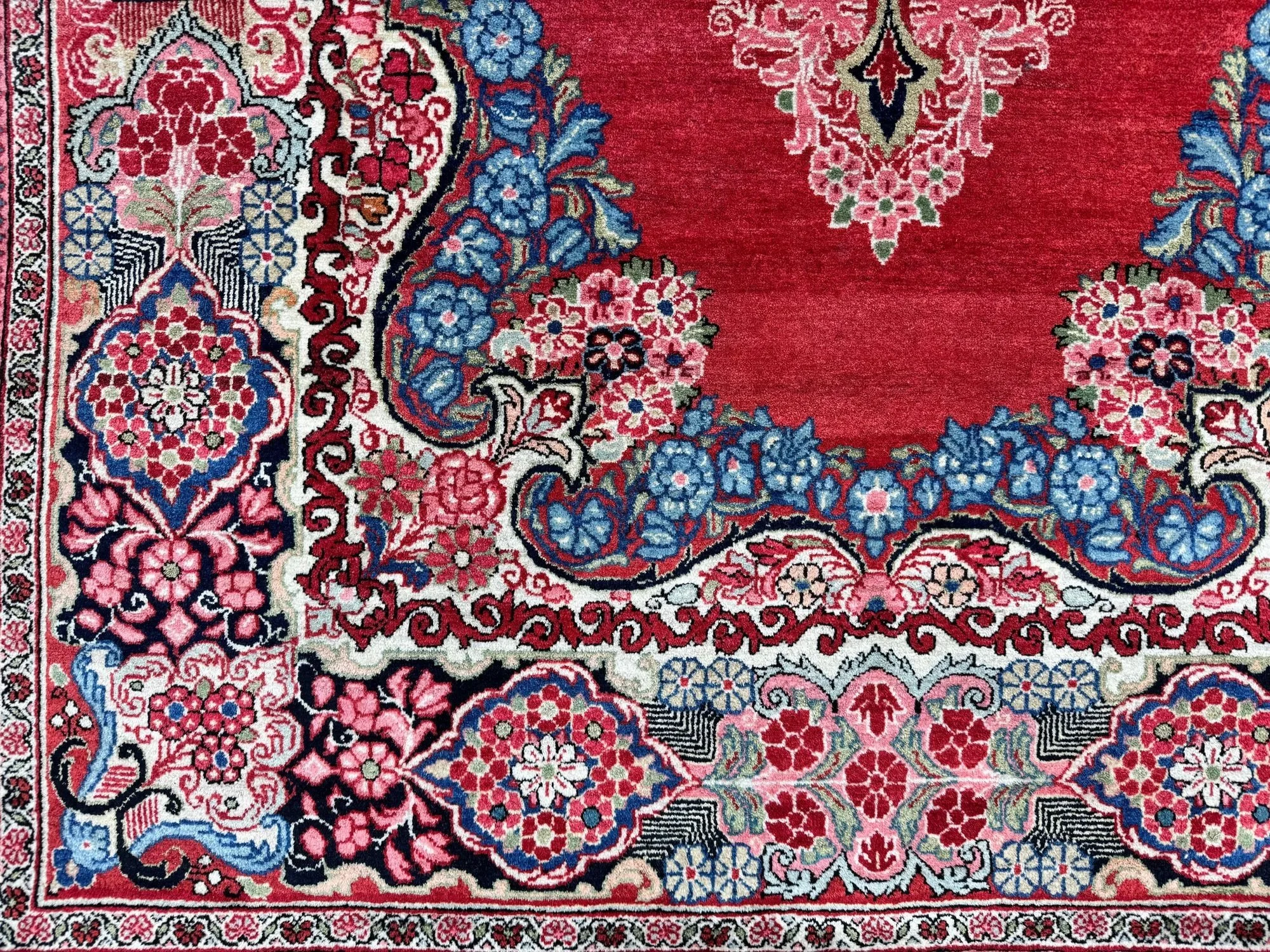 6_250700002_6d_Antique_Persian_Sarouk_Rug.jpeg