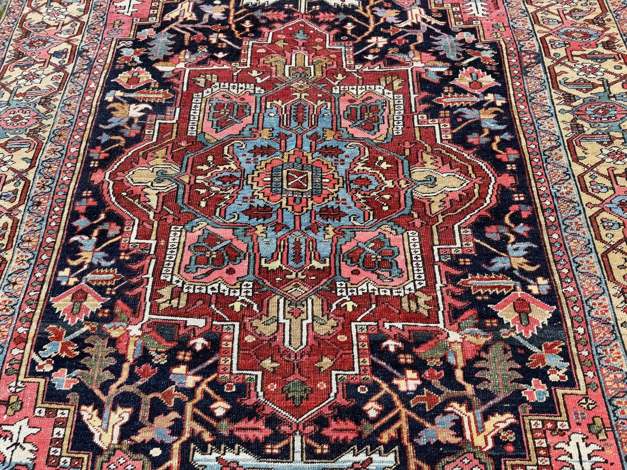 7_251300001_7_Antique_Persian_Heriz_Carpet.jpeg