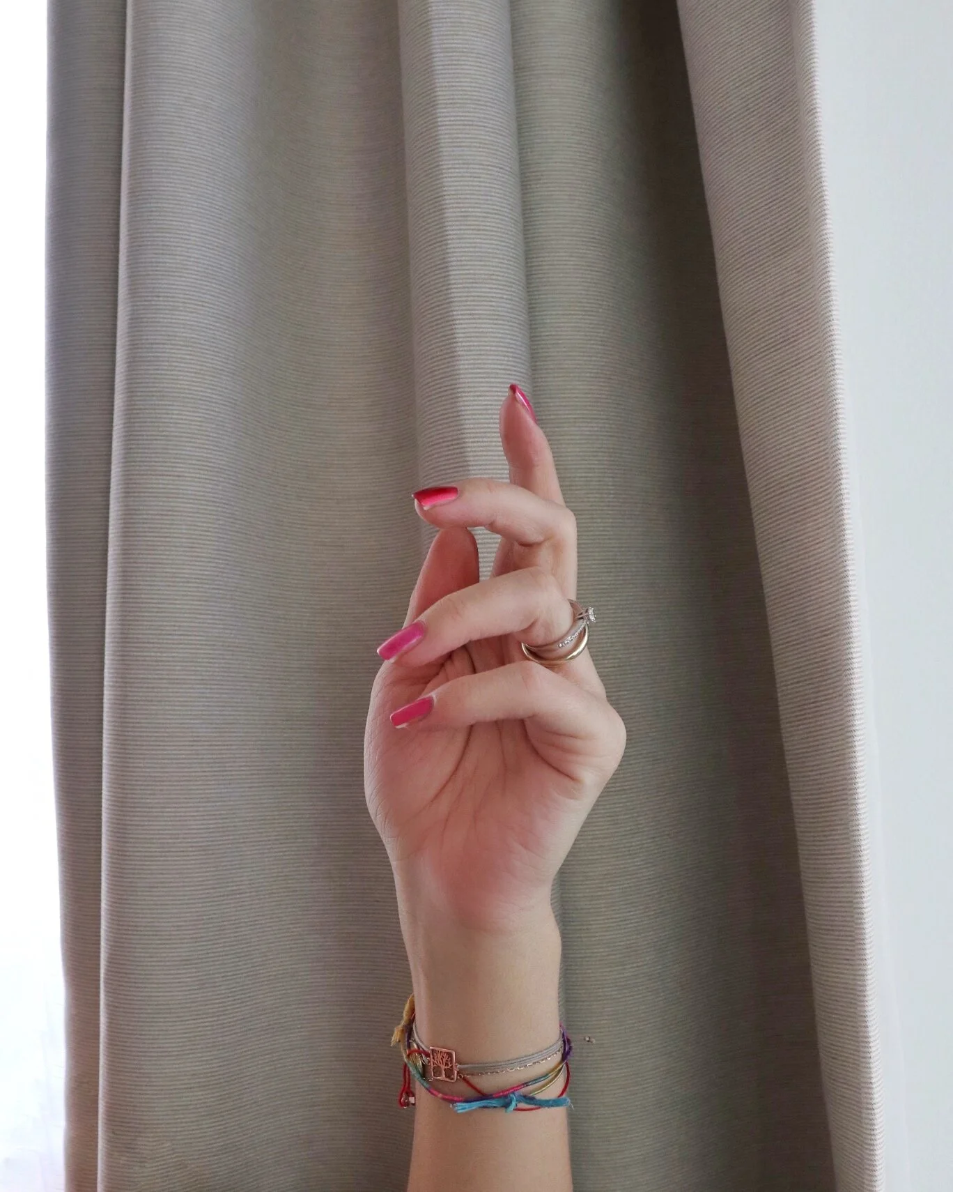 MY VALENTINE'S DAY NAILS - ESSIE 2020