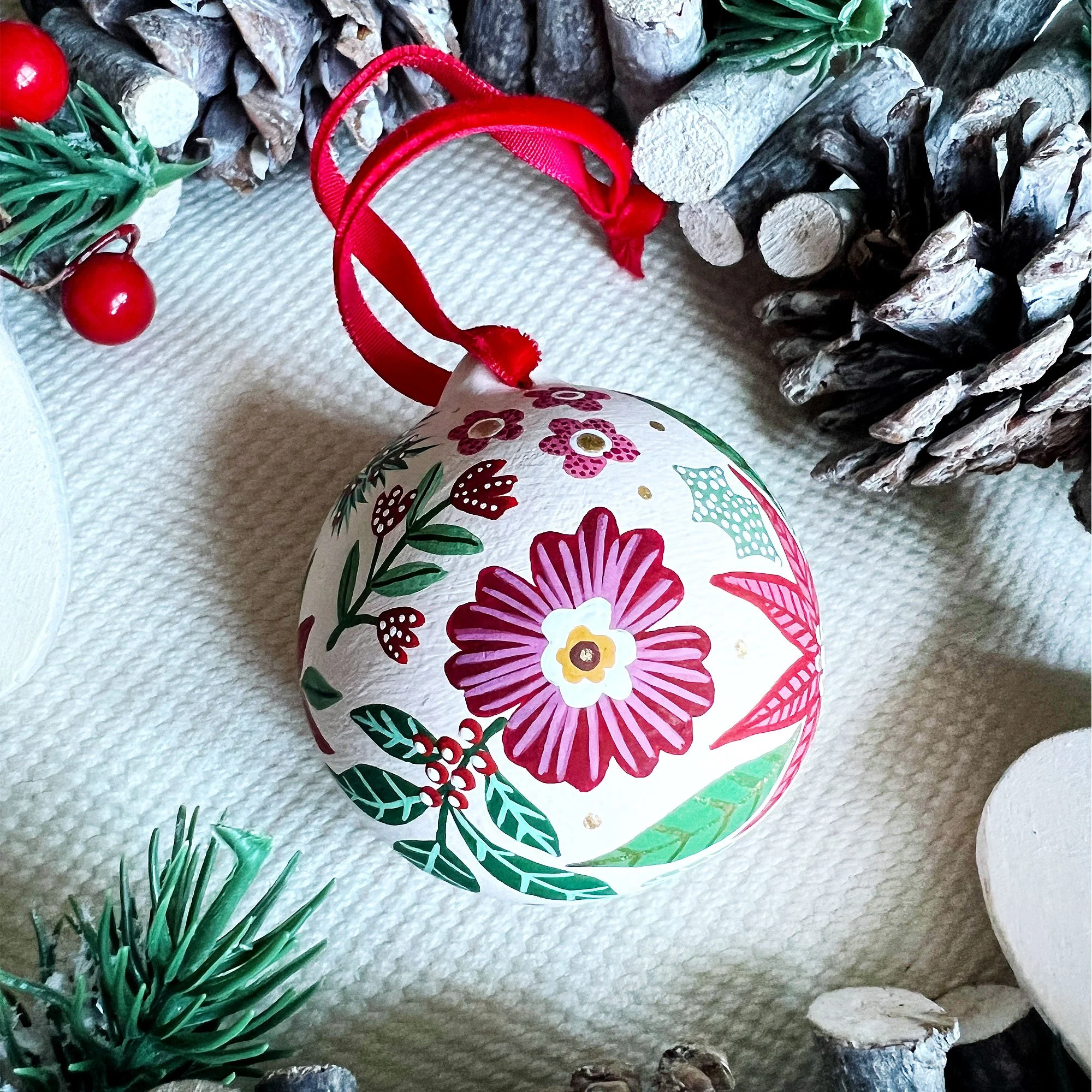 Cream Bauble Christmas Leaf Lane Studio 1.jpg
