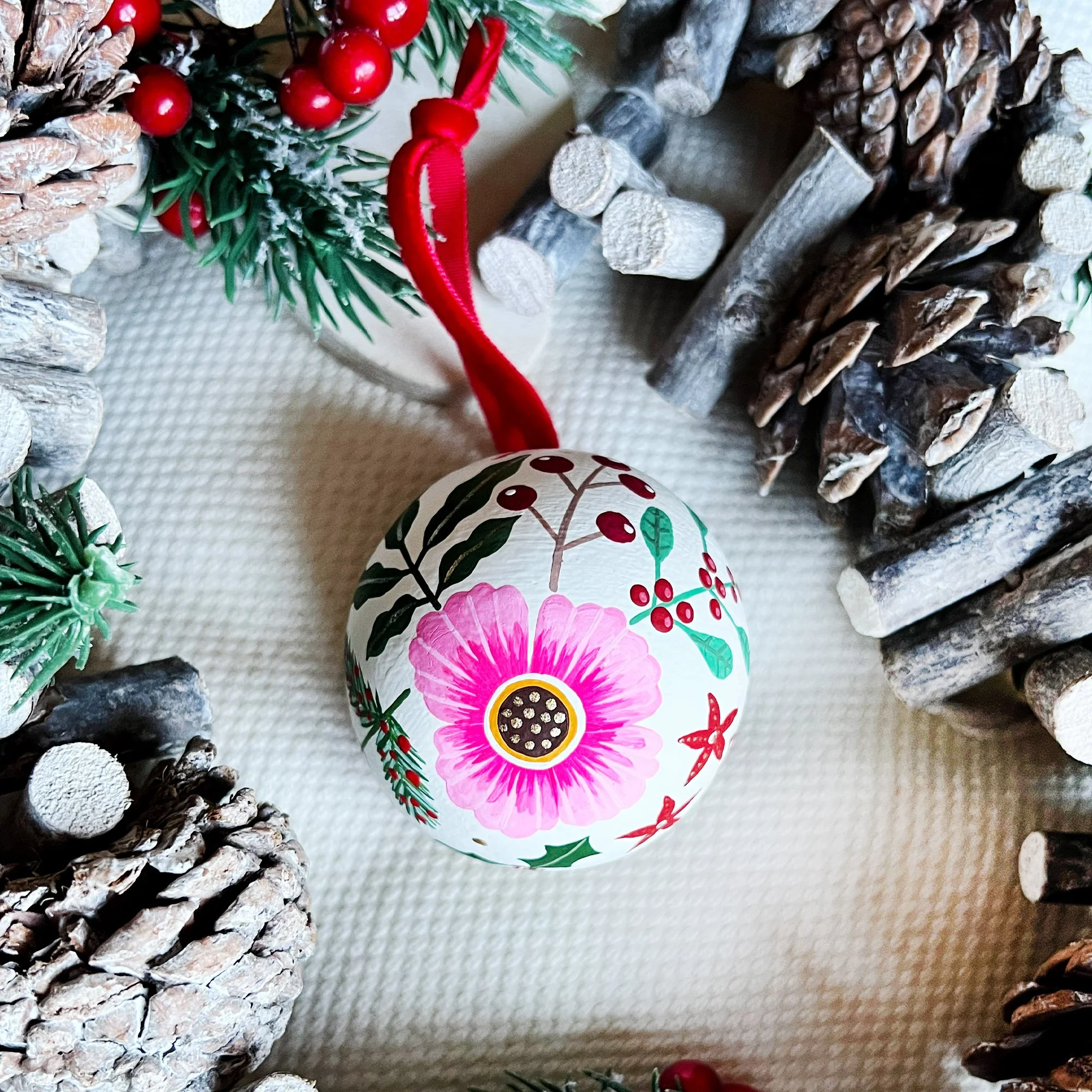 Cream2 Bauble Christmas Leaf Lane Studio 1.jpg