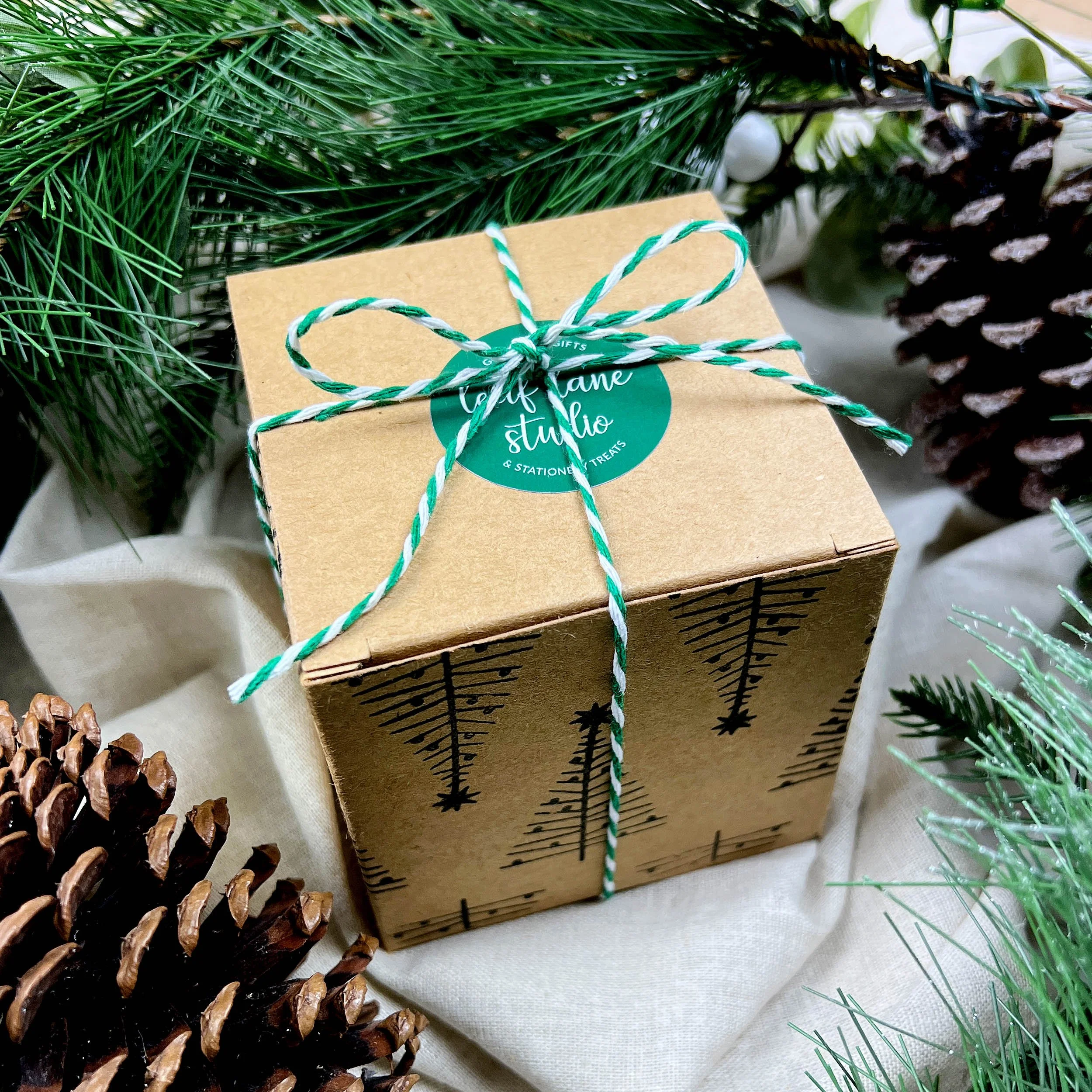 Leaf Lane Studio Bauble Box Christmas Decoration 2 (1).jpg