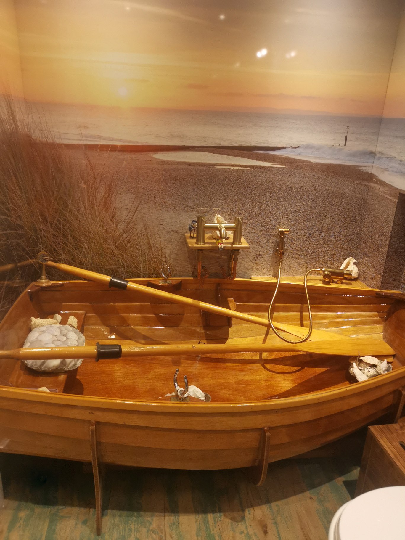 A dream-boat bathroom