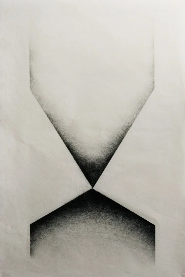 En Pointe. Charcoal on Kozuke. 39x24