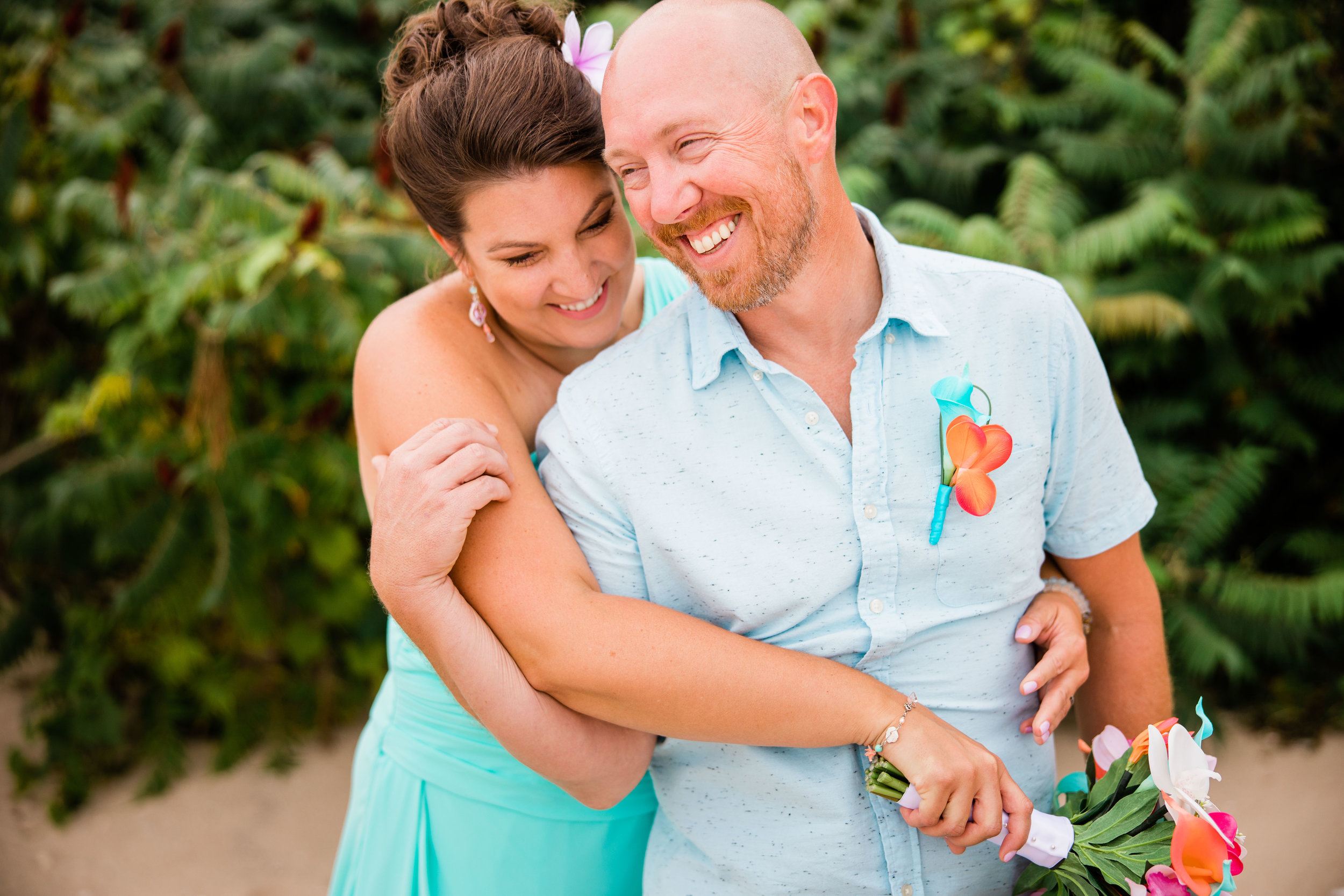 Beachfront Inn | Sara and Patrick's Relaxed Lakeside Wedding