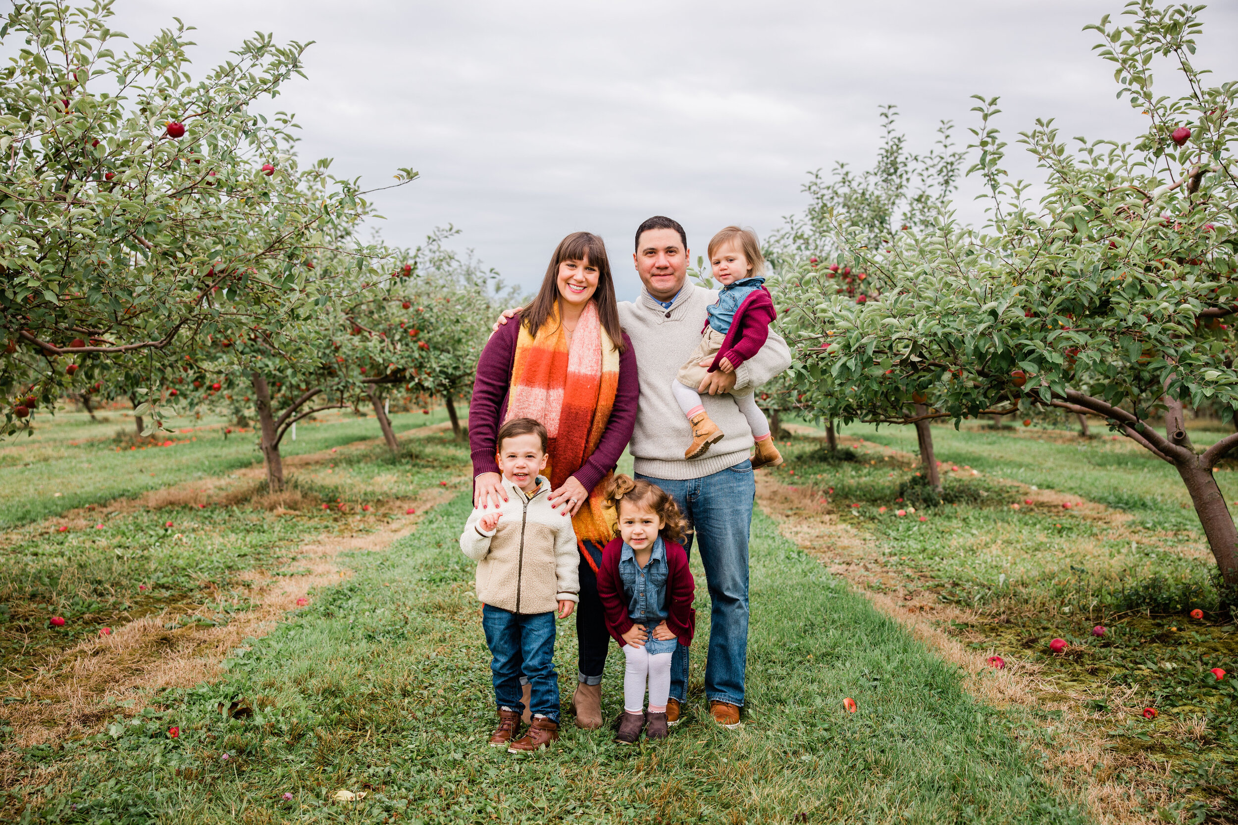 Mini Session at Robertson Orchards-1.jpg
