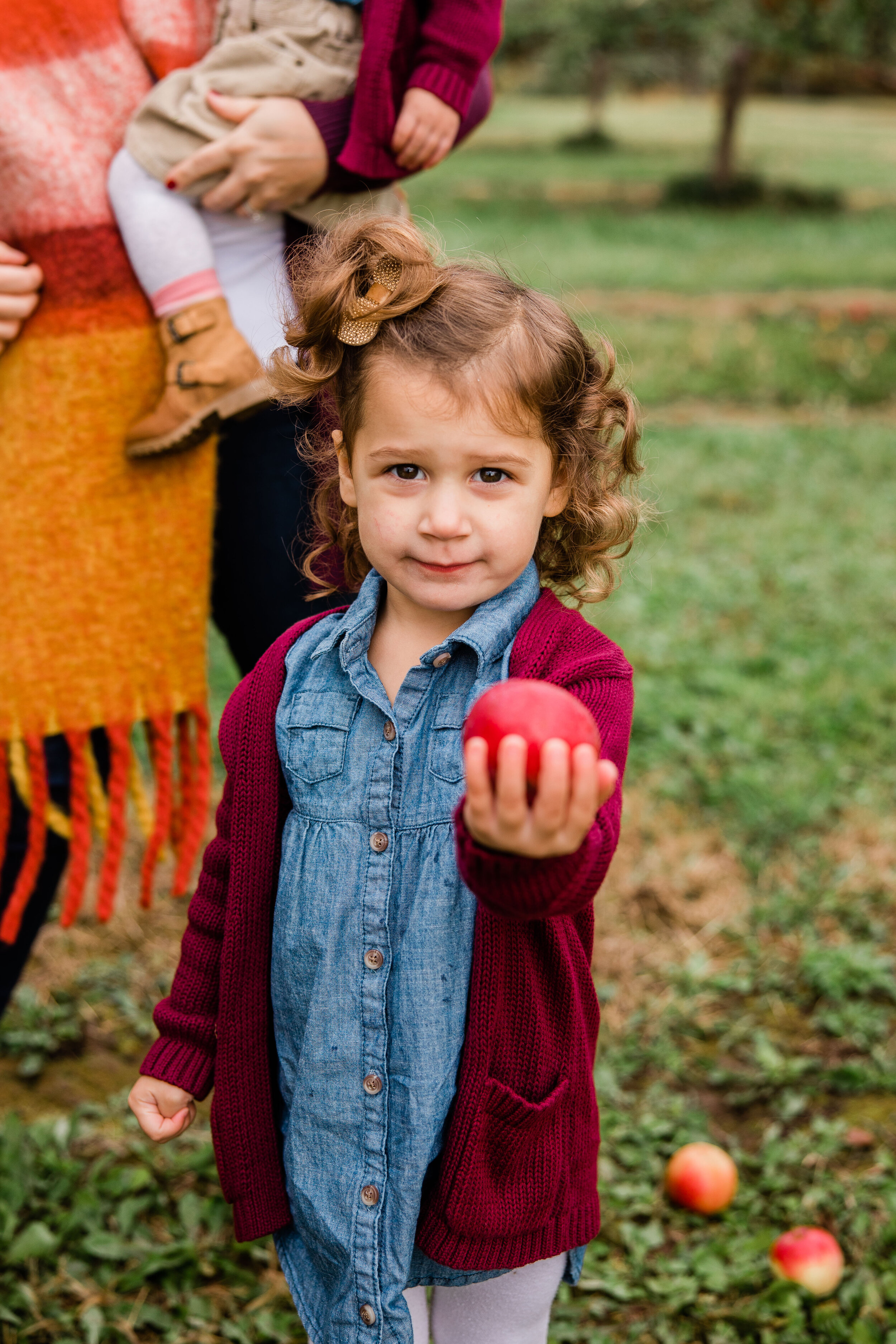 Mini Session at Robertson Orchards-5.jpg