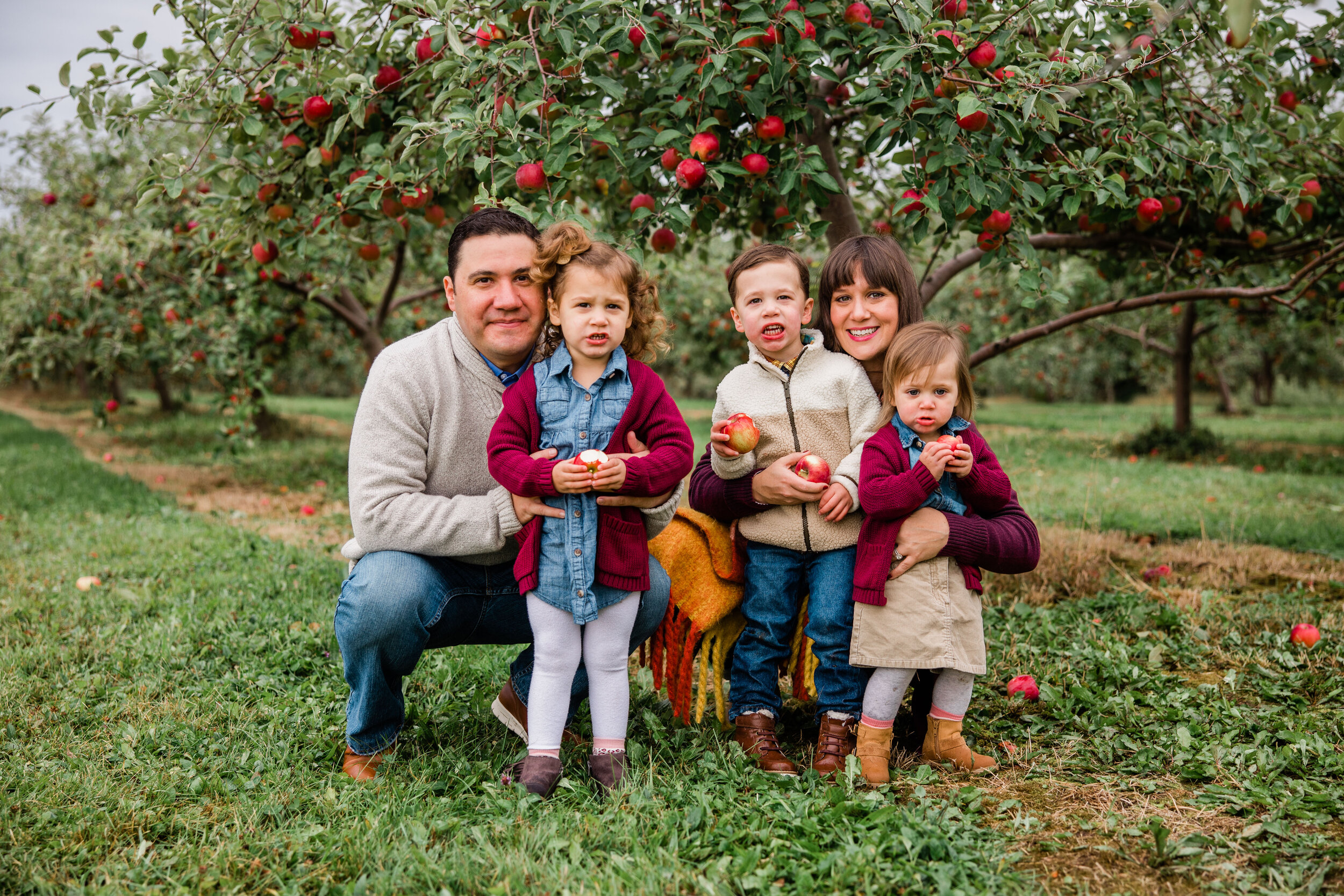 Mini Session at Robertson Orchards-9.jpg