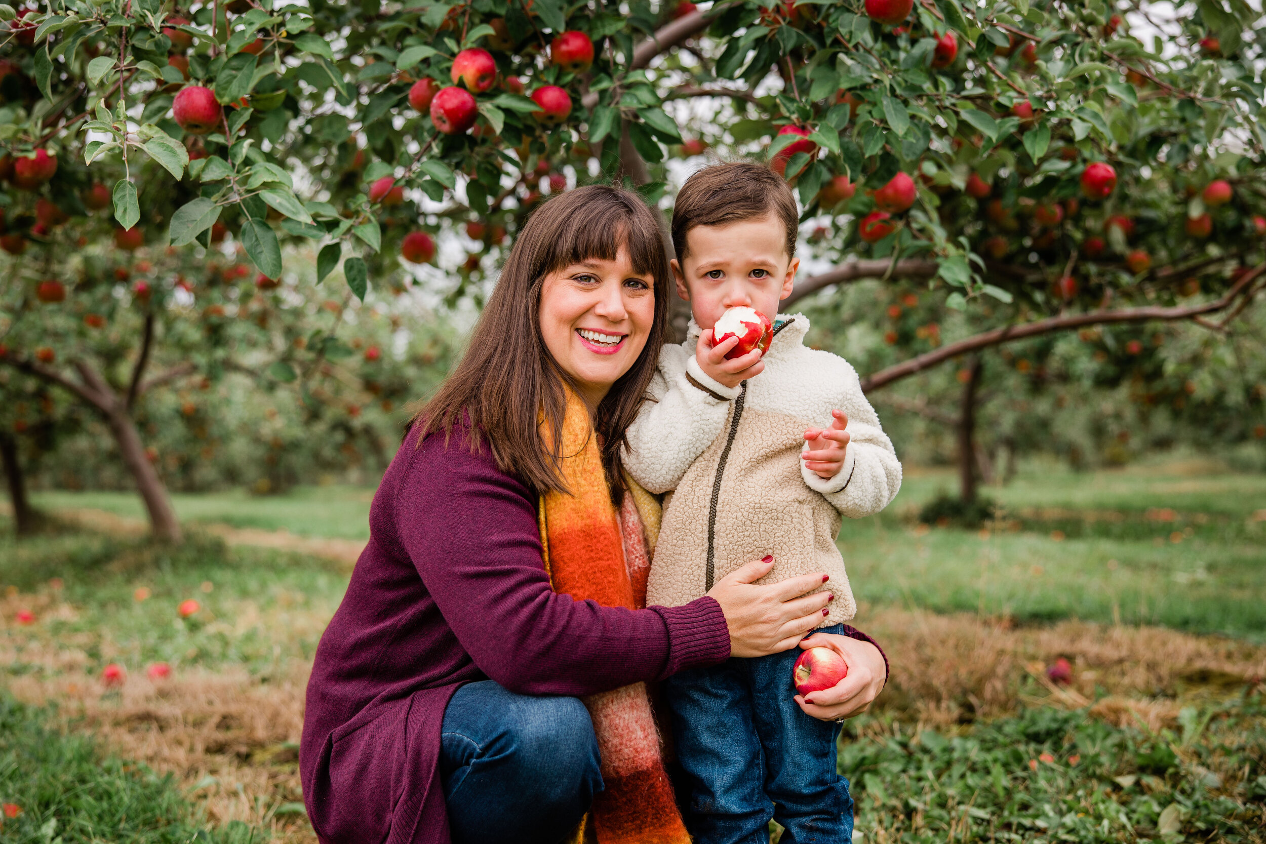 Mini Session at Robertson Orchards-10.jpg