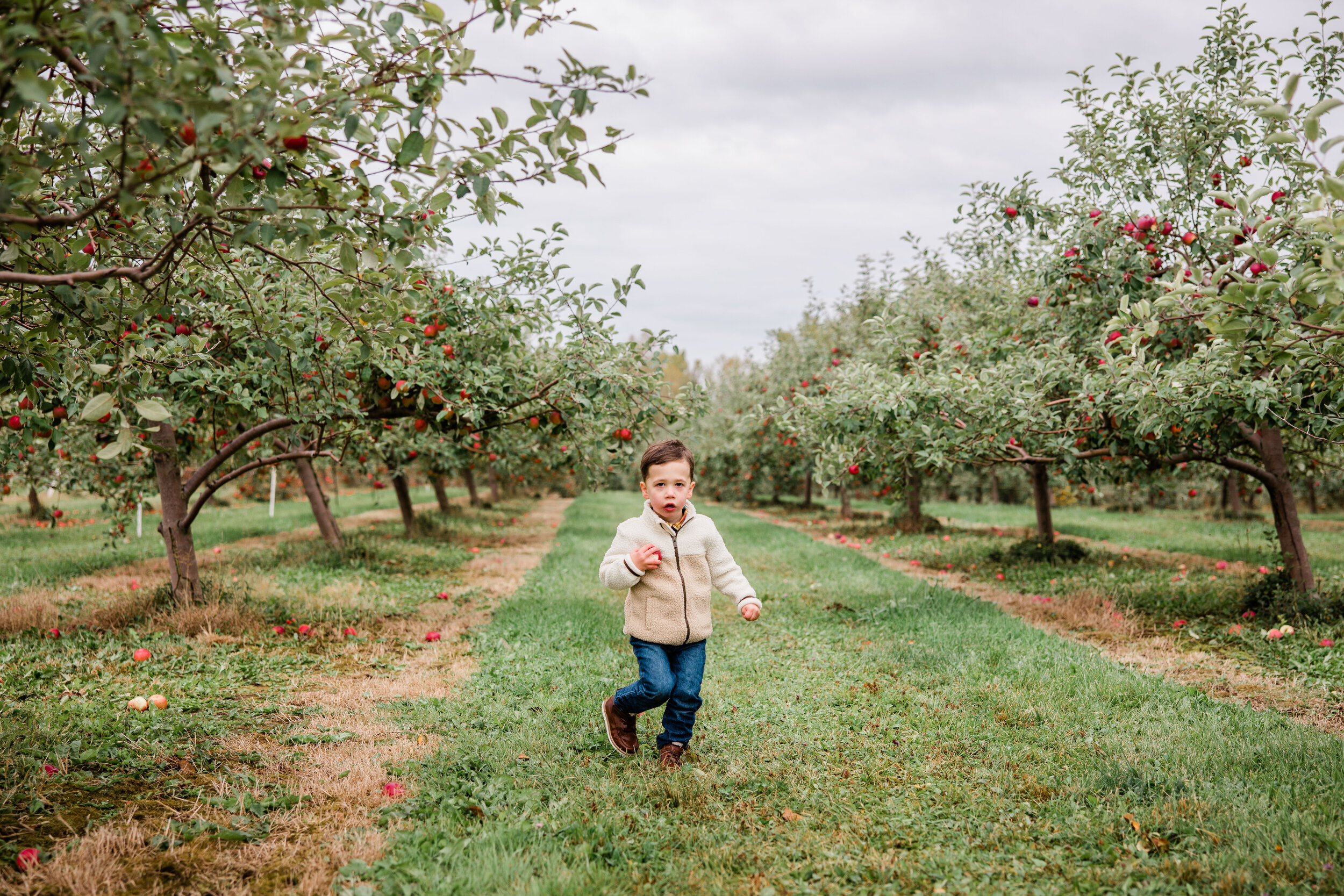Mini Session at Robertson Orchards-14.jpg