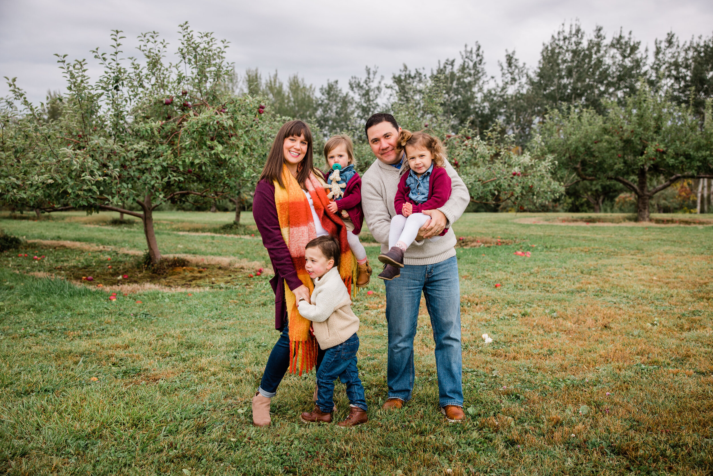 Mini Session at Robertson Orchards-15.jpg