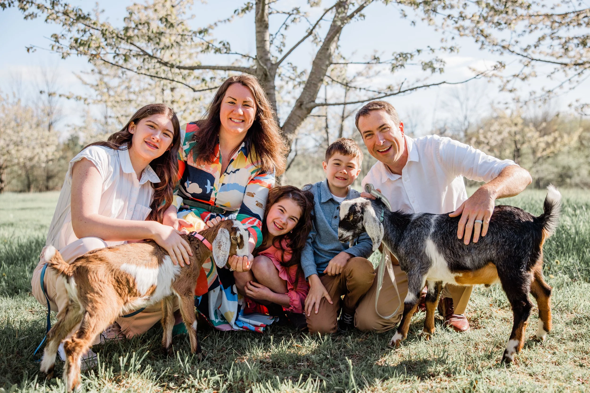 Goats and Blooms Mini Sessions-13.jpg