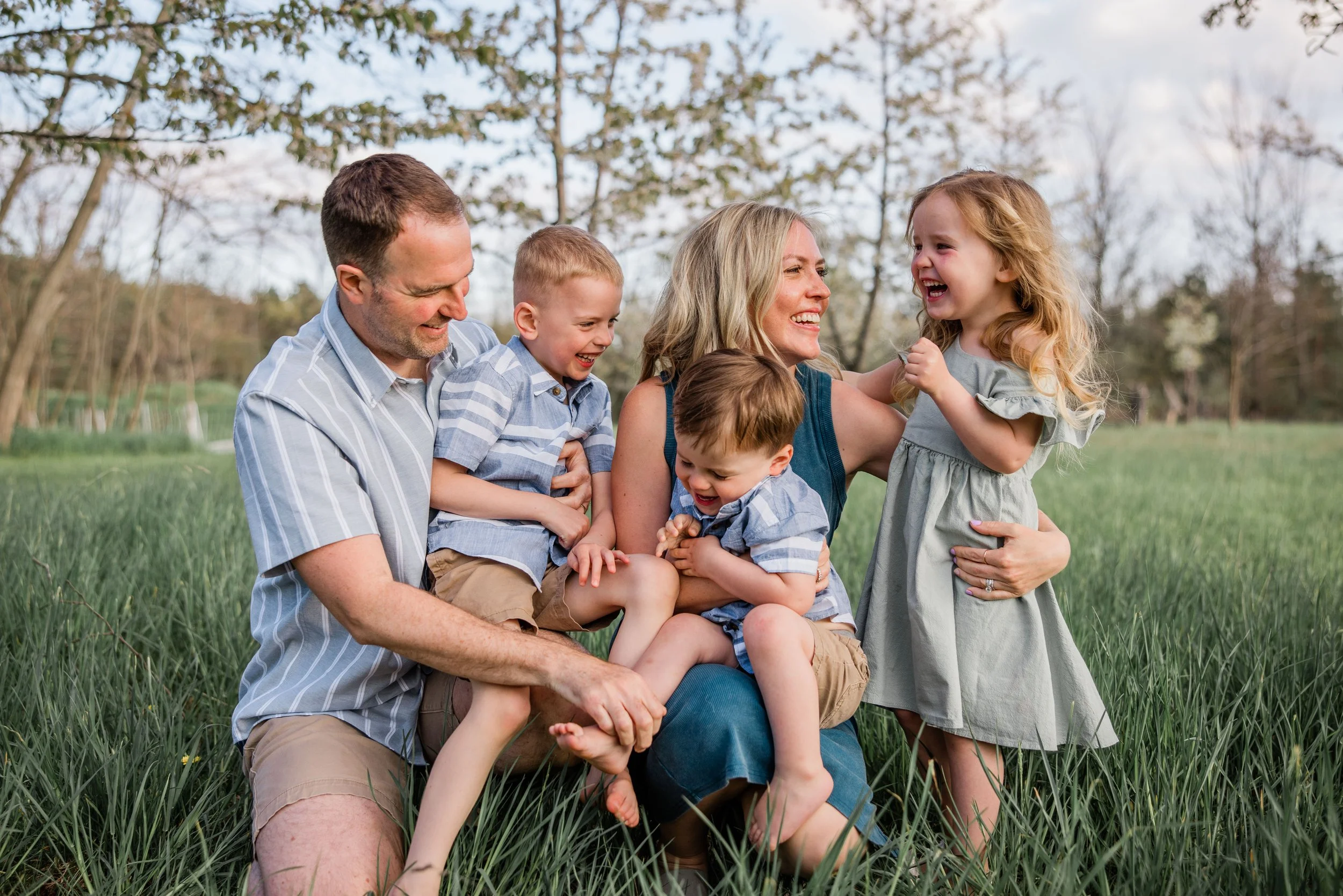 Goats and Blooms Mini Sessions-10.jpg