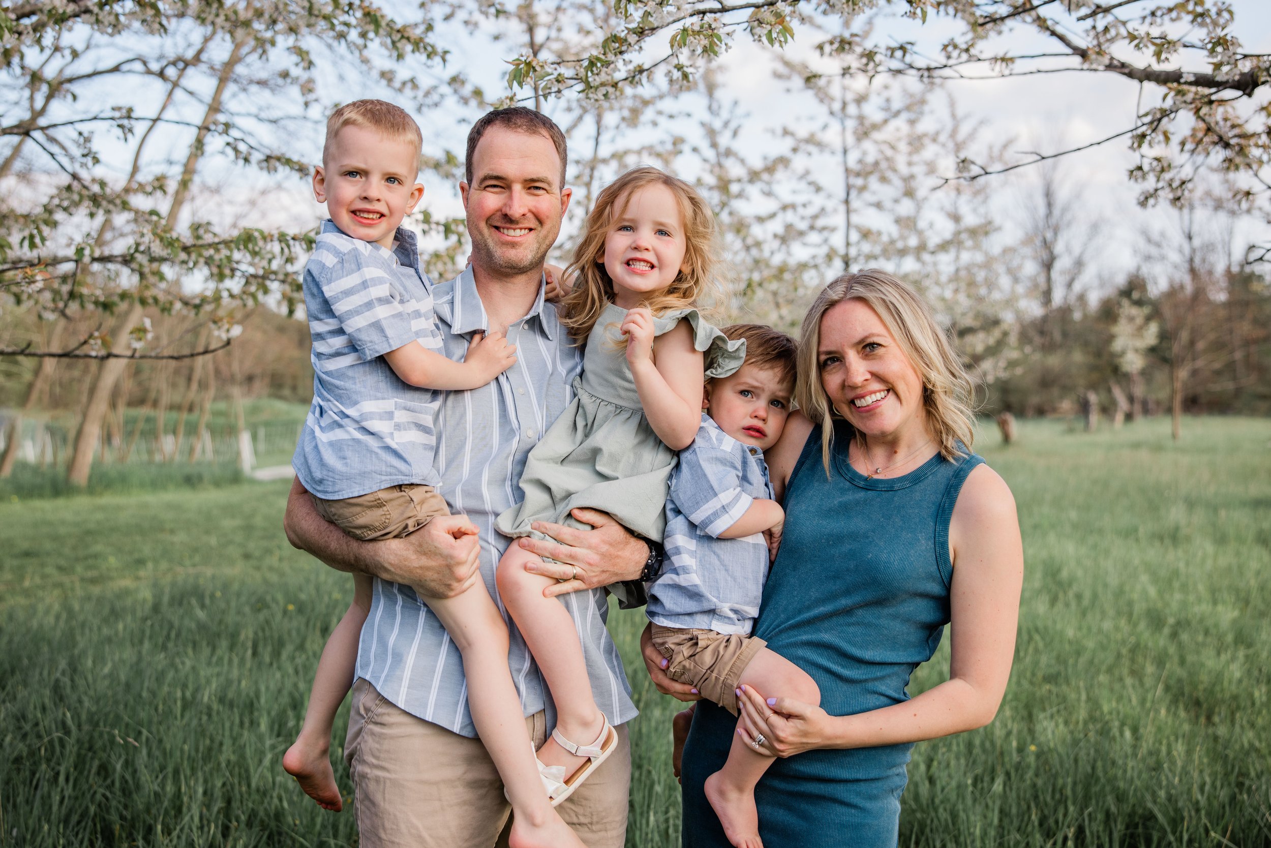 Goats and Blooms Mini Sessions-11.jpg
