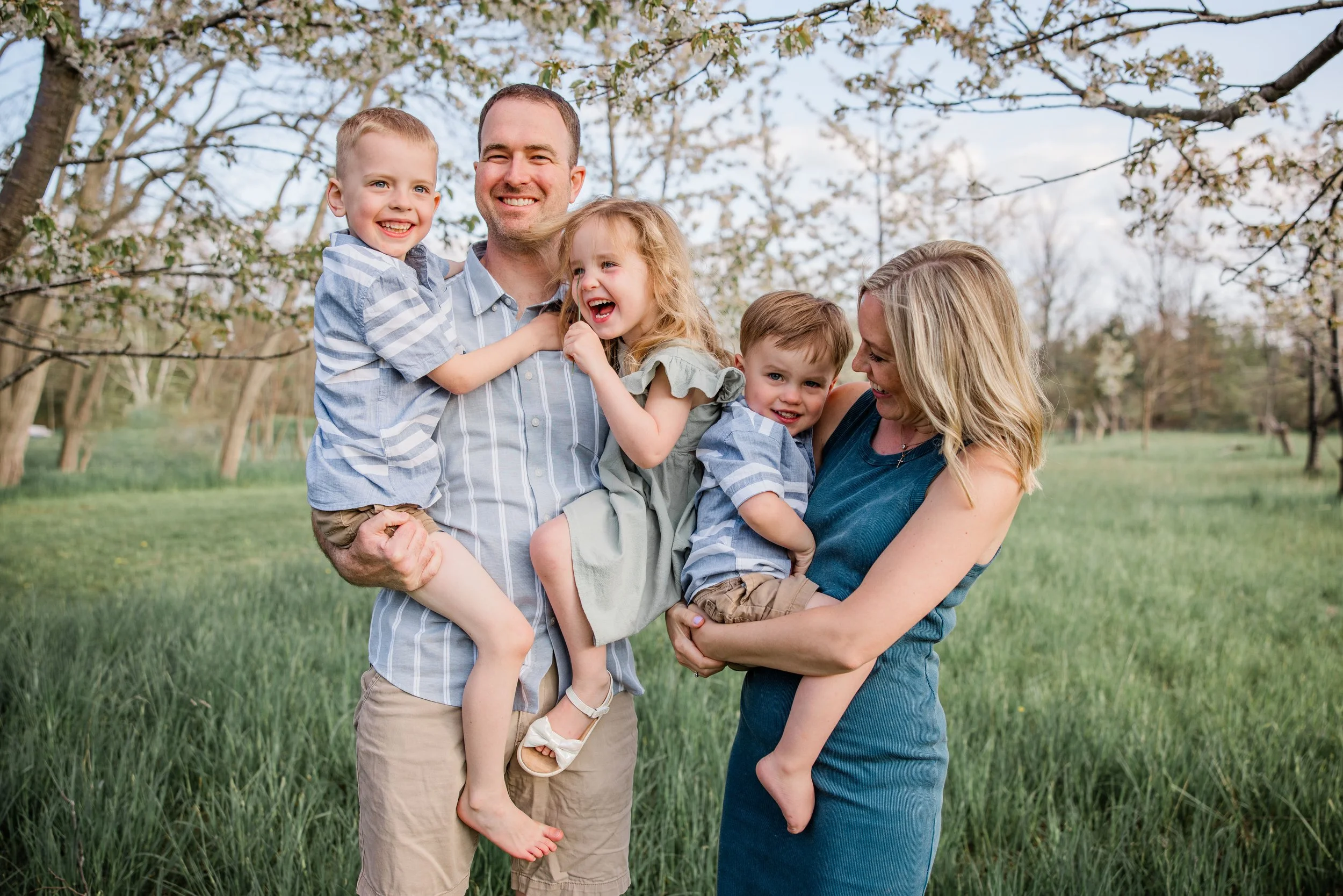 Goats and Blooms Mini Sessions-12.jpg