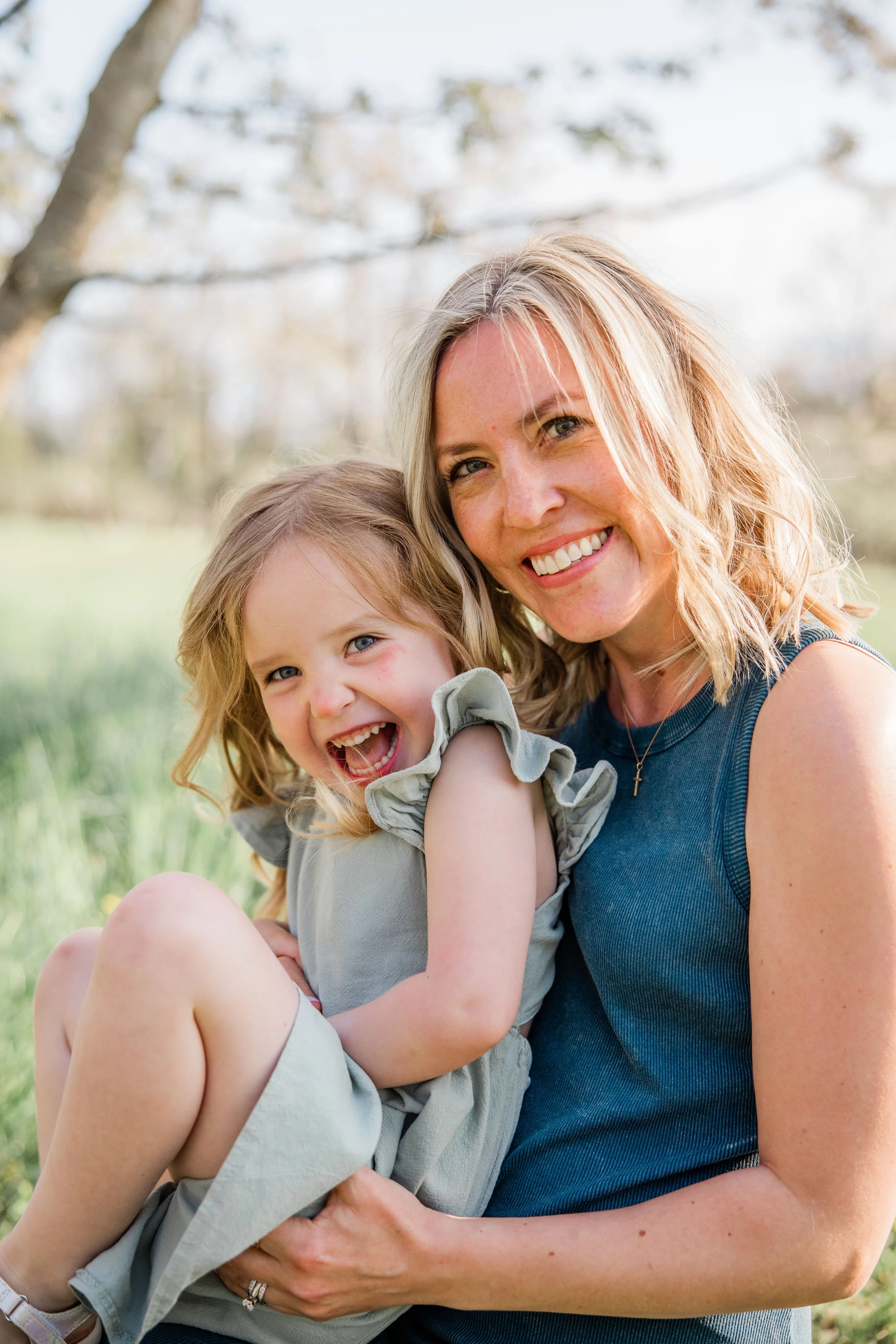 Goats and Blooms Mini Sessions-15.jpg