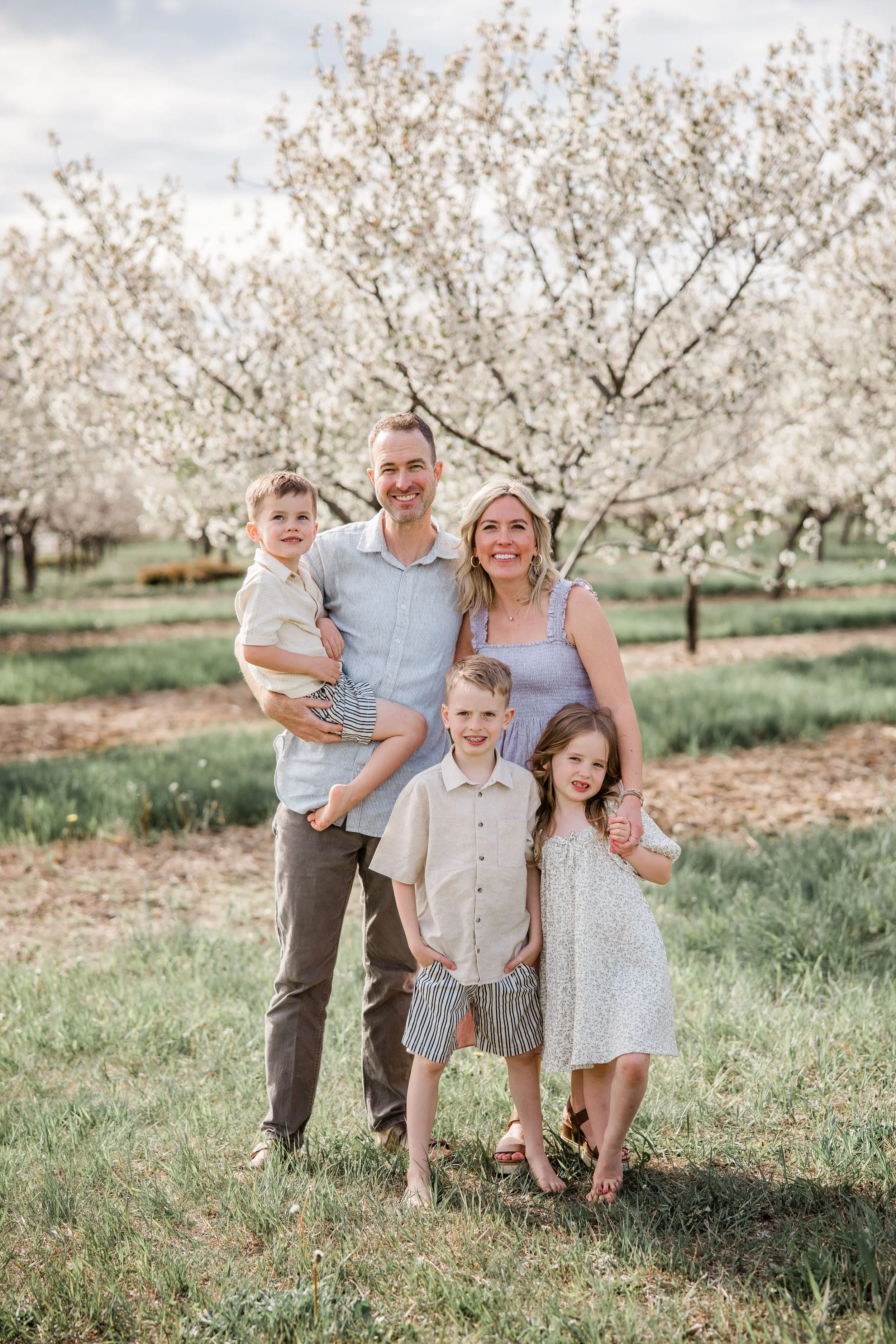Quandt Family Cherry Blossom Mini Session 2026-17.jpg