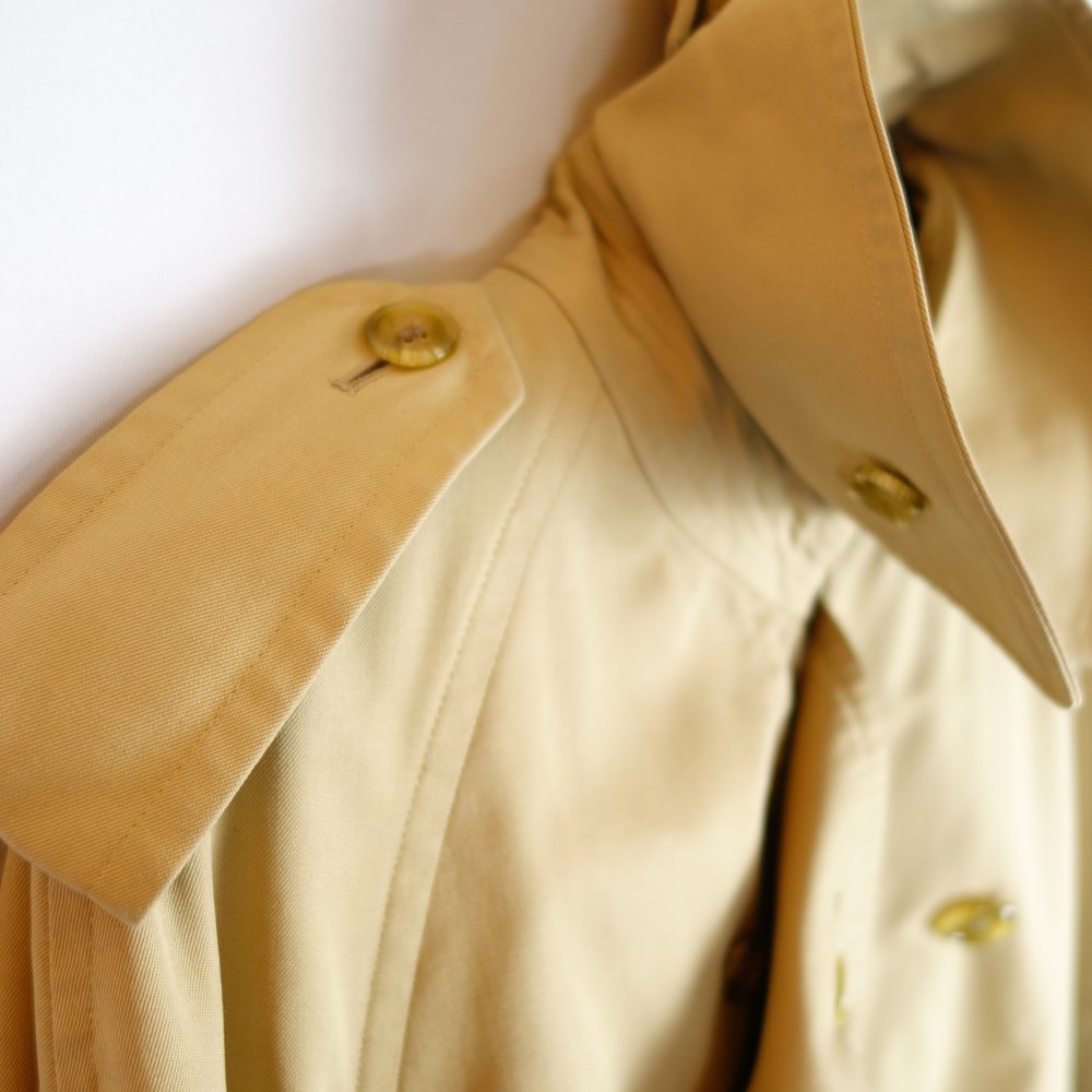 Vintage burberry trench coat cheap buttons