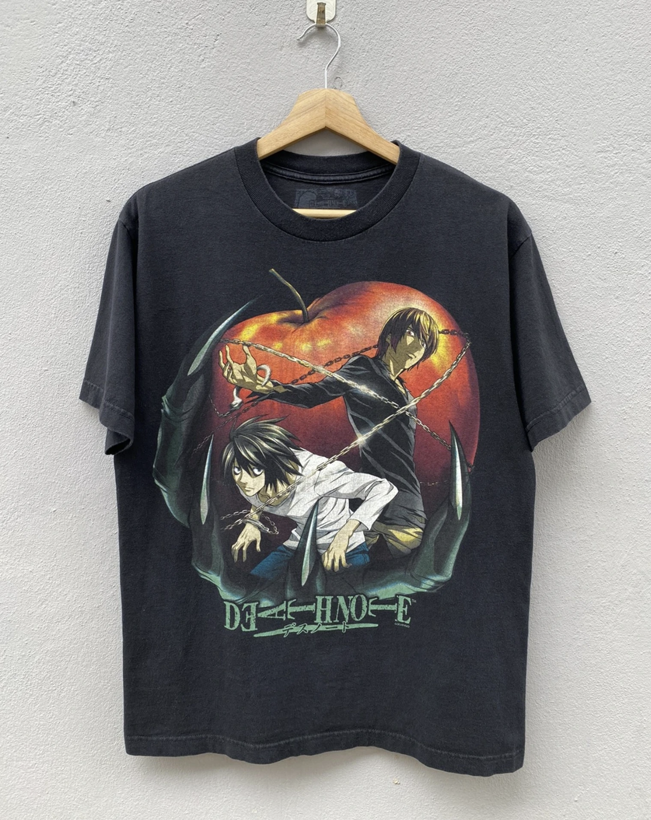 4 online marketplaces to buy vintage anime shirts.
