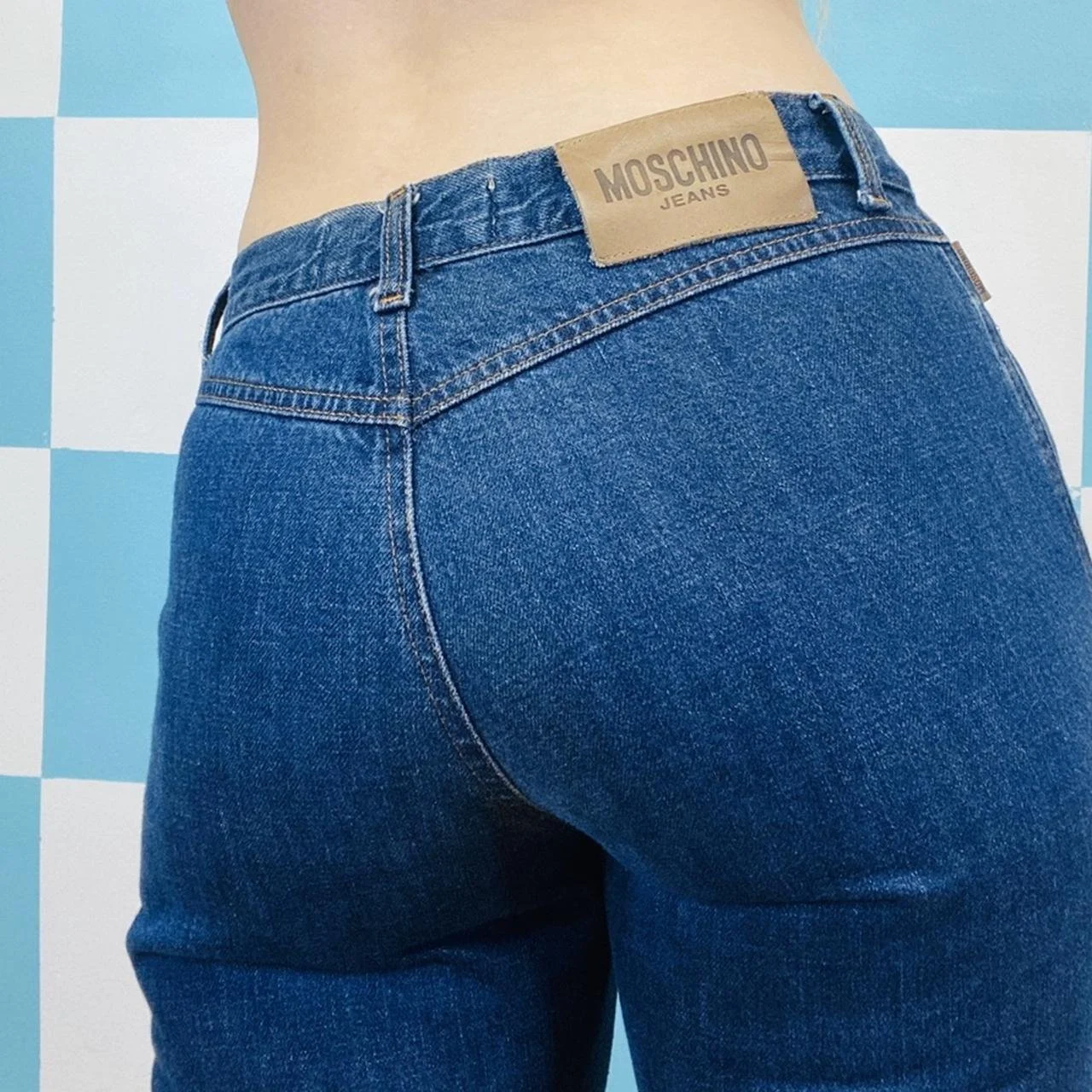 5 Depop thrift stores for women’s vintage clothing.